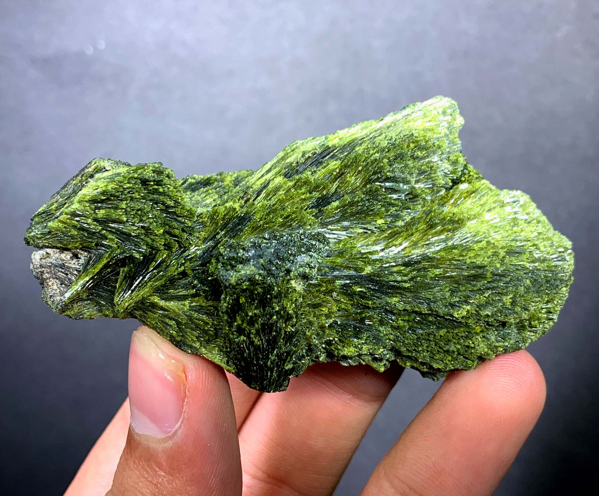 Tree Green Epidot Crystal From Pakistan - 85 Grams