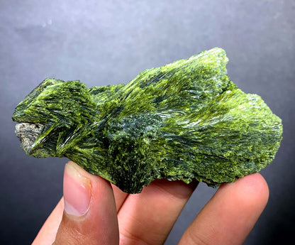 Tree Green Epidot Crystal From Pakistan - 85 Grams