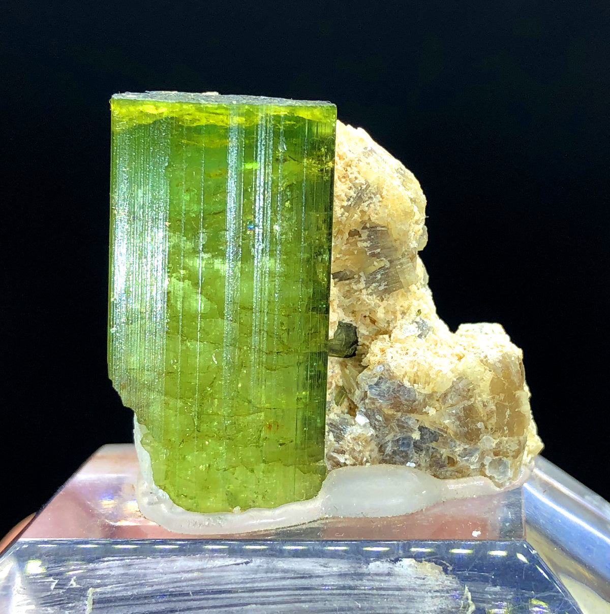 Natural Terminated Green Color Tourmaline Crystals with Albite, Raw Mineral, Crystal Specimen, Fine Mineral, Tourmaline Gemstone