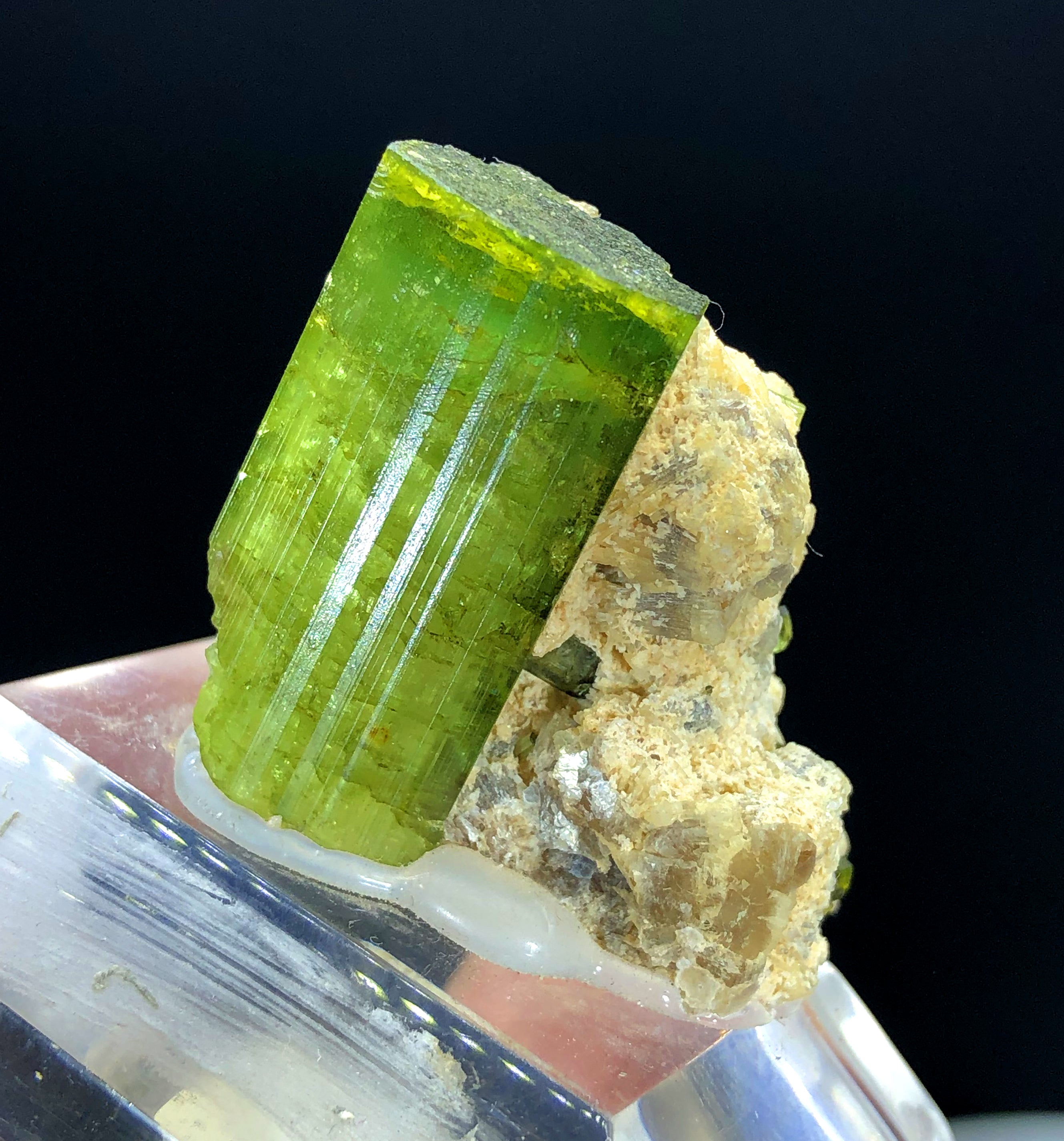 Natural Terminated Green Color Tourmaline Crystals with Albite, Raw Mineral, Crystal Specimen, Fine Mineral, Tourmaline Gemstone