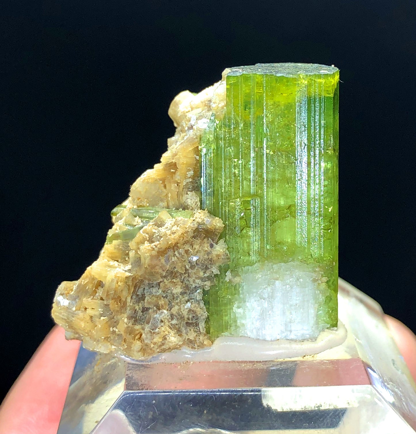 Natural Terminated Green Color Tourmaline Crystals with Albite, Raw Mineral, Crystal Specimen, Fine Mineral, Tourmaline Gemstone