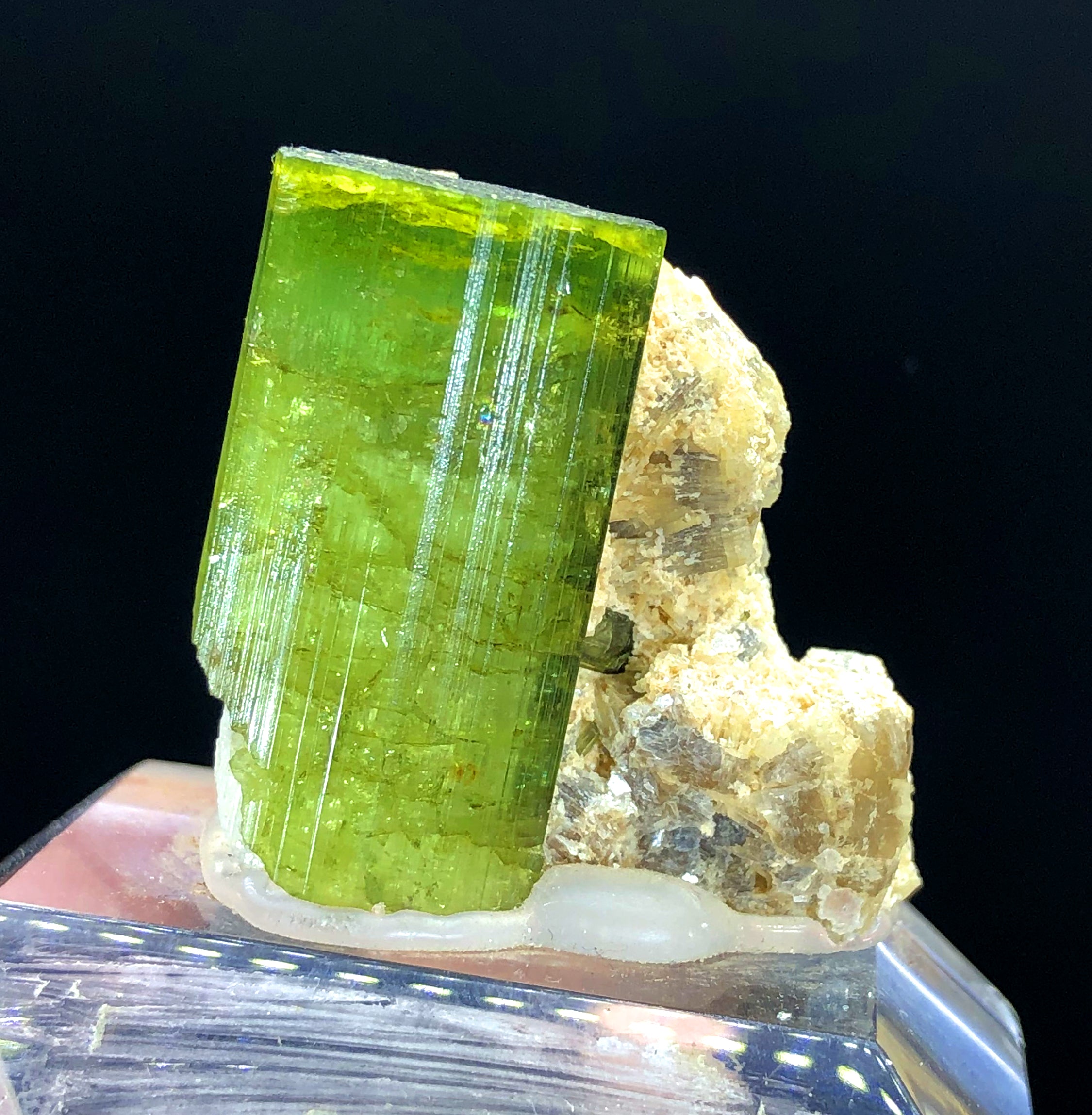 Natural Terminated Green Color Tourmaline Crystals with Albite, Raw Mineral, Crystal Specimen, Fine Mineral, Tourmaline Gemstone