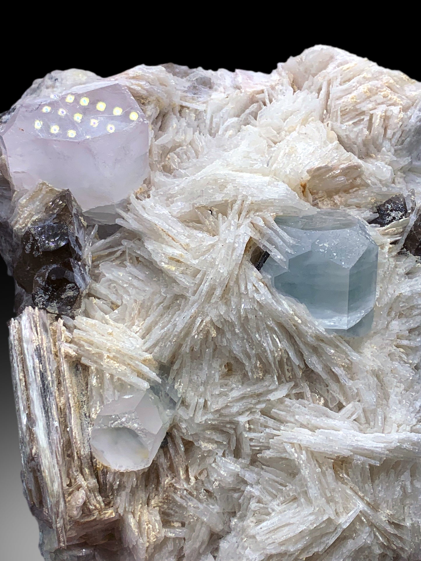 Sky Blue Aquamarine with Morganite, Smoky Quartz and White Albite, Fine Mineral, Aquamarine Specimen - 3200 gram