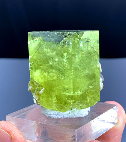 Yellow Heliodor var Beryl on Mica from Pakistan - 72 gram