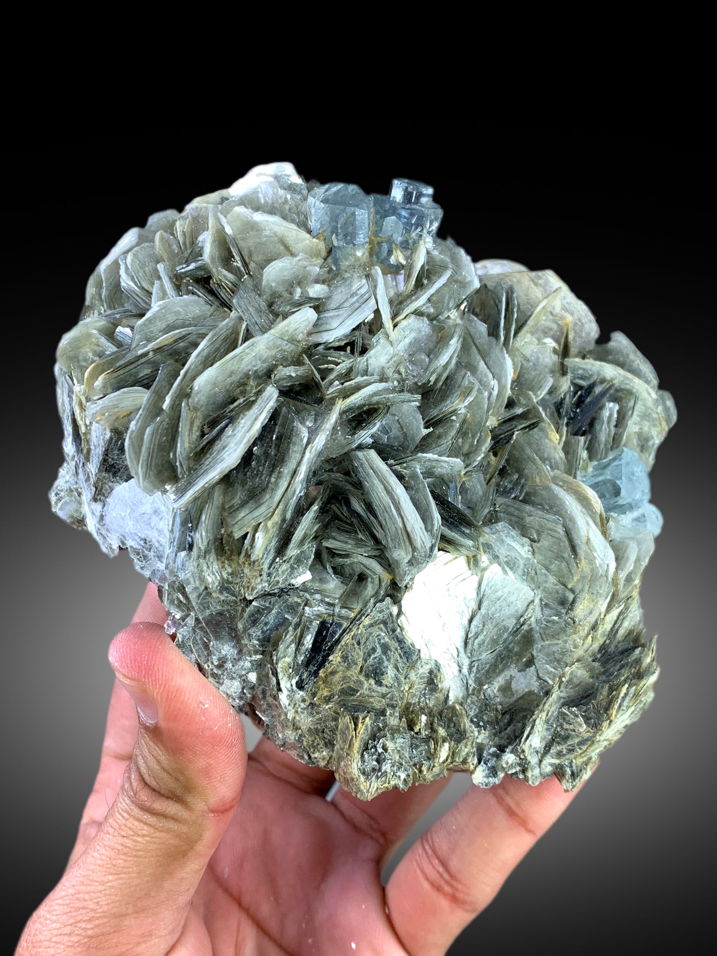 Natural Sky Blue Color Aquamarine Crystals with Muscovite Mica, Aquamarine Specimen, Aquamarine from Nagar Mine Skardu Pakistan - 1180 gram
