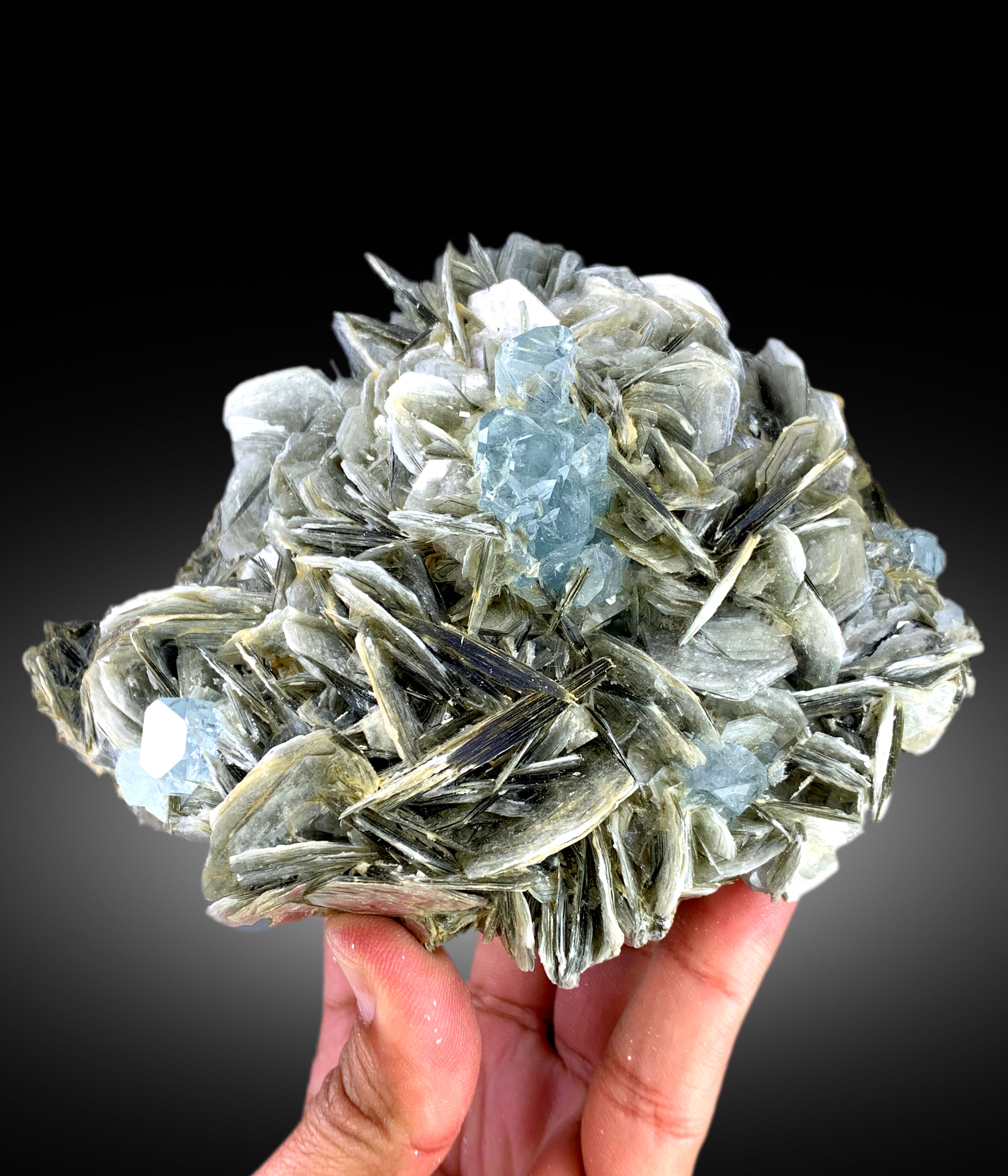 Natural Sky Blue Color Aquamarine Crystals with Muscovite Mica, Aquamarine Specimen, Aquamarine from Nagar Mine Skardu Pakistan - 1180 gram