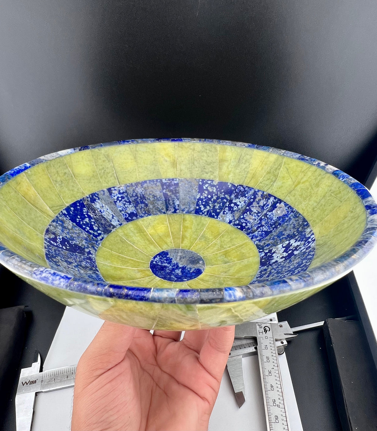 Polished Green Stone & Lapis Lazuli Bowl – 825g, 180mm