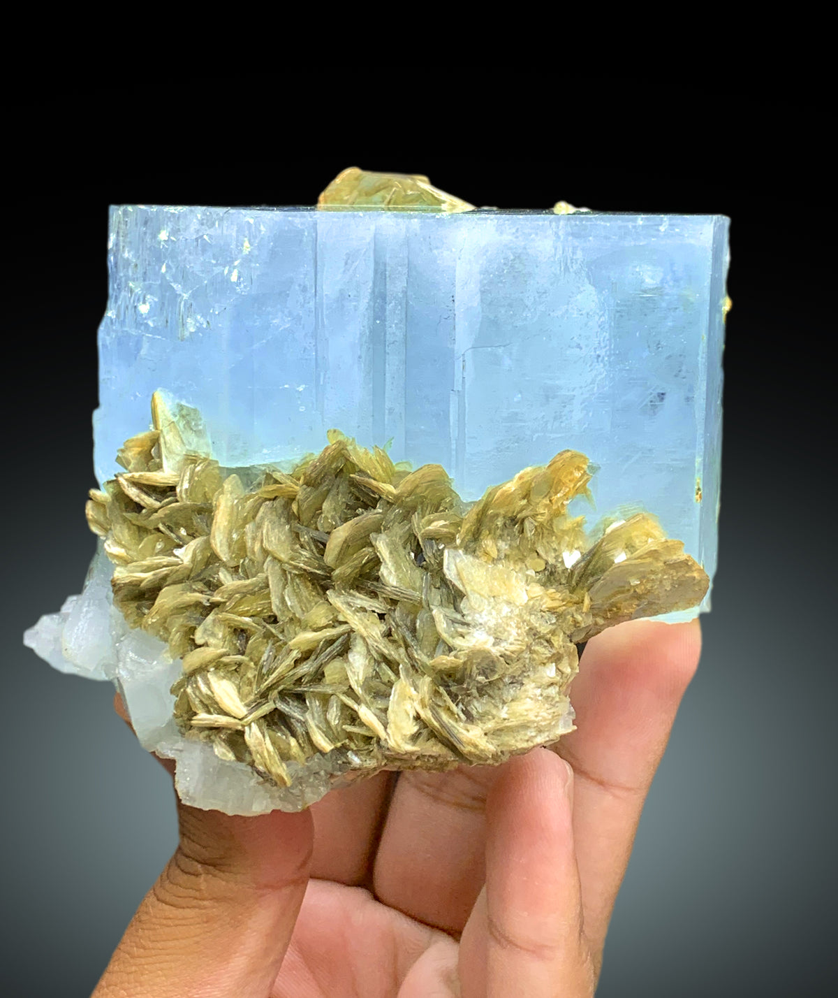 Sky Blue Color Aquamarine with Muscovite Mica from Chumar Bakhoor Gilgit Pakistan - 737 gram