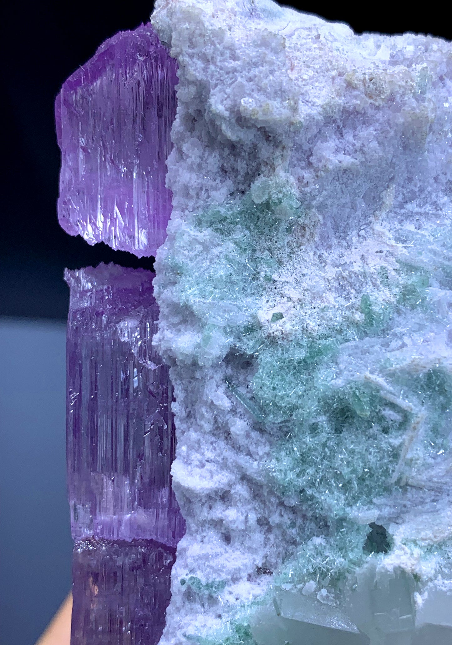 Etched Pink Kunzite with Tourmalines, Quartz and Albite from Afghanistan - 424 gram