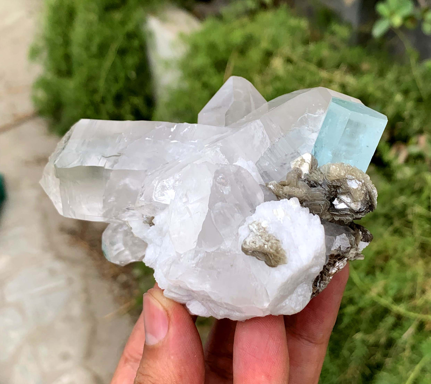 Sky Blue Aquamarine on Quartz from Shigar valley Pakistan - 407 gram