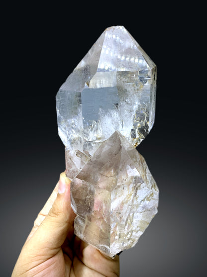 Clear Quartz Crystal from Skardu Pakistan - 568 grams