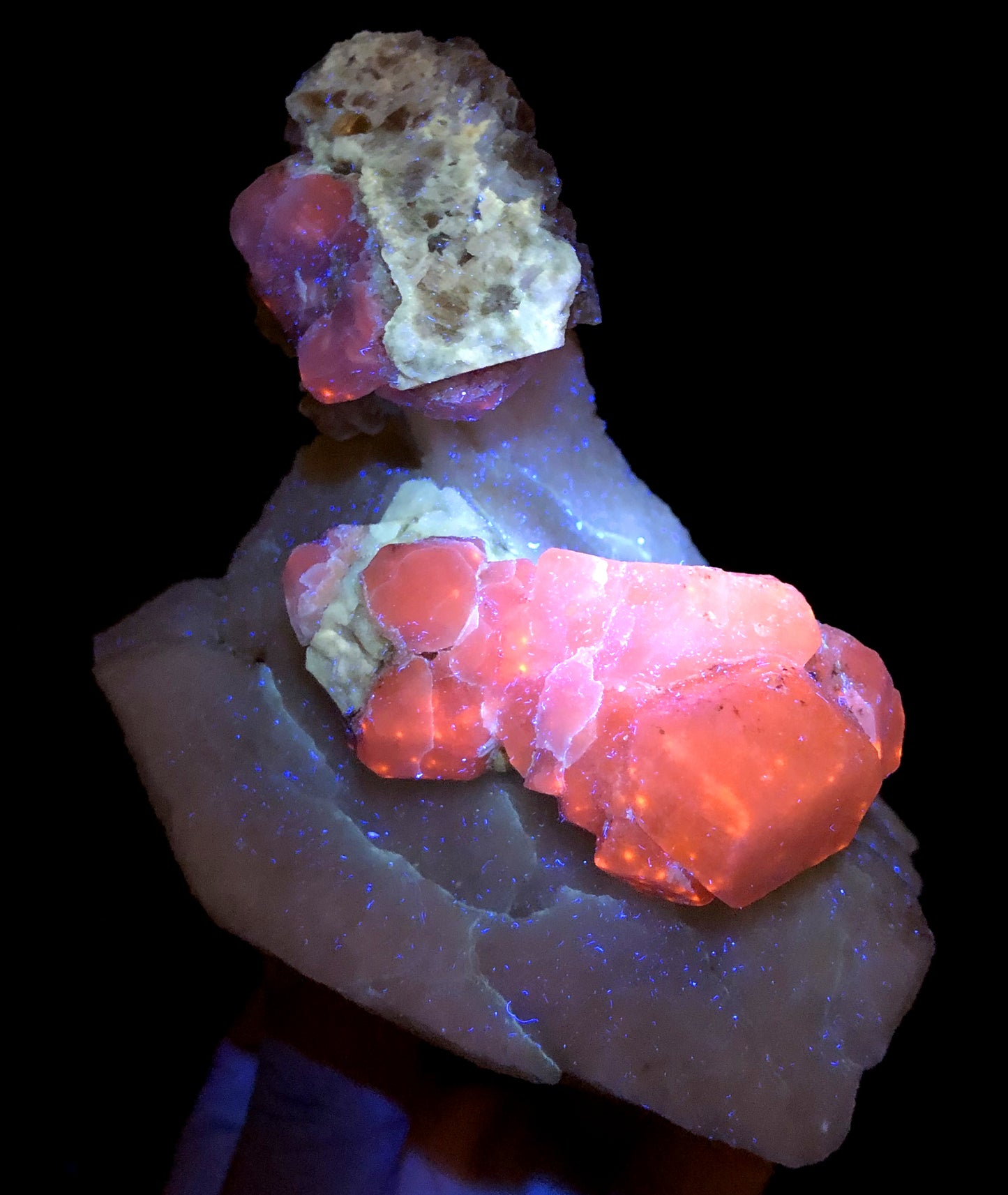 Natural Purple Color Fluorescent Hackmanite with Winchite on matrix from Badakhshan Afghanistan - 517 gram