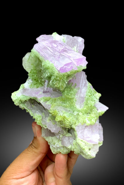 Green Tourmalines with Pink Kunzite, Pollucite and Quartz from Afghanistan, 813 gram