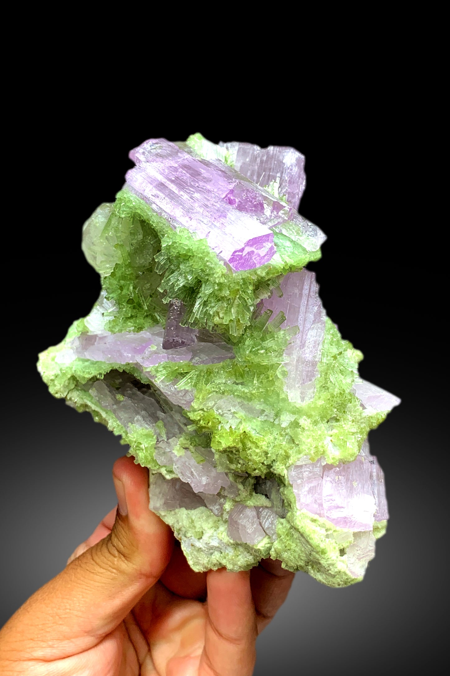 Green Tourmalines with Pink Kunzite, Pollucite and Quartz from Afghanistan, 813 gram