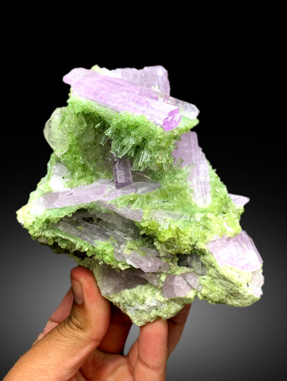 Green Tourmalines with Pink Kunzite, Pollucite and Quartz from Afghanistan, 813 gram