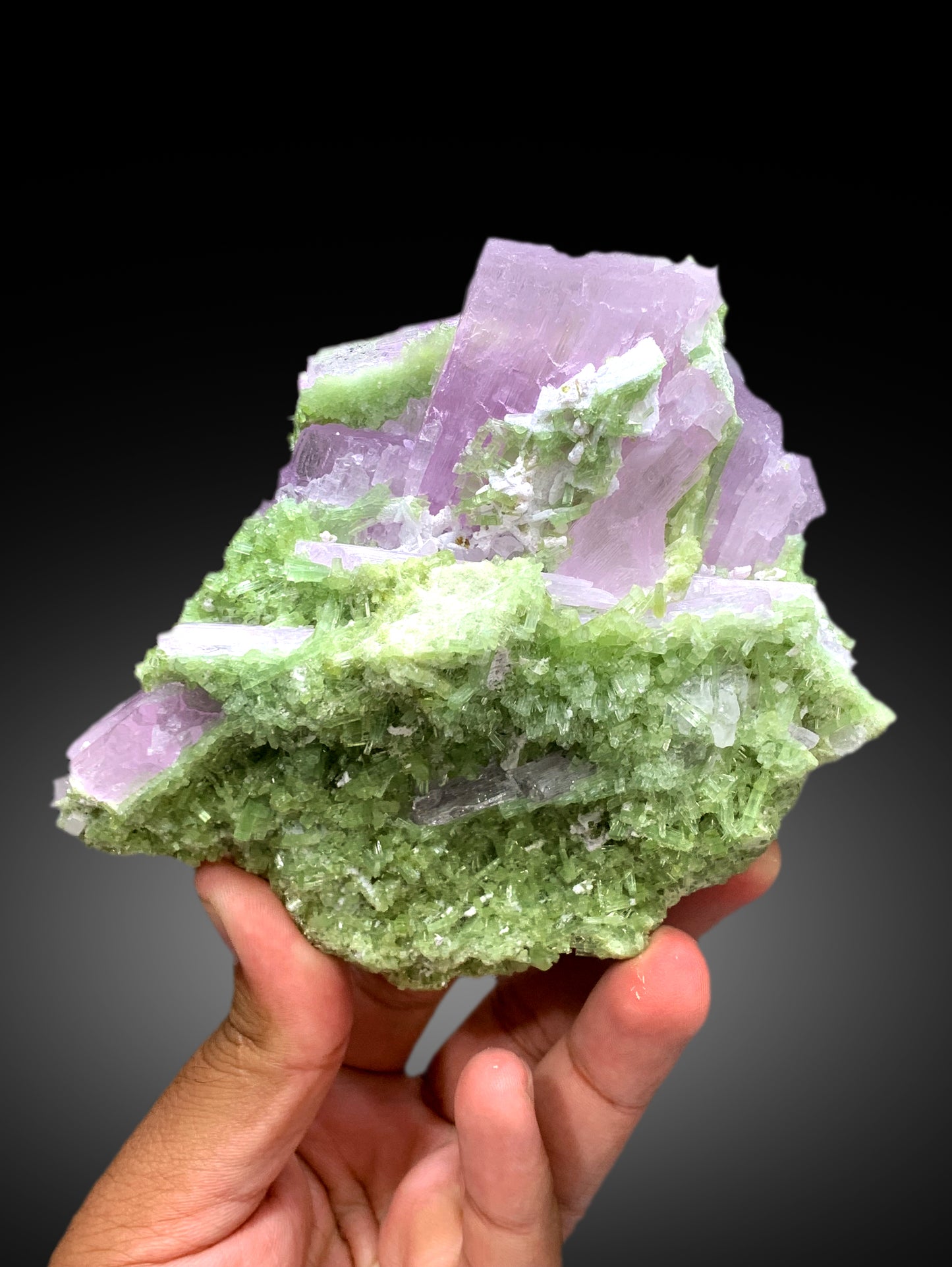 Green Tourmalines with Pink Kunzite, Pollucite and Quartz from Afghanistan, 813 gram