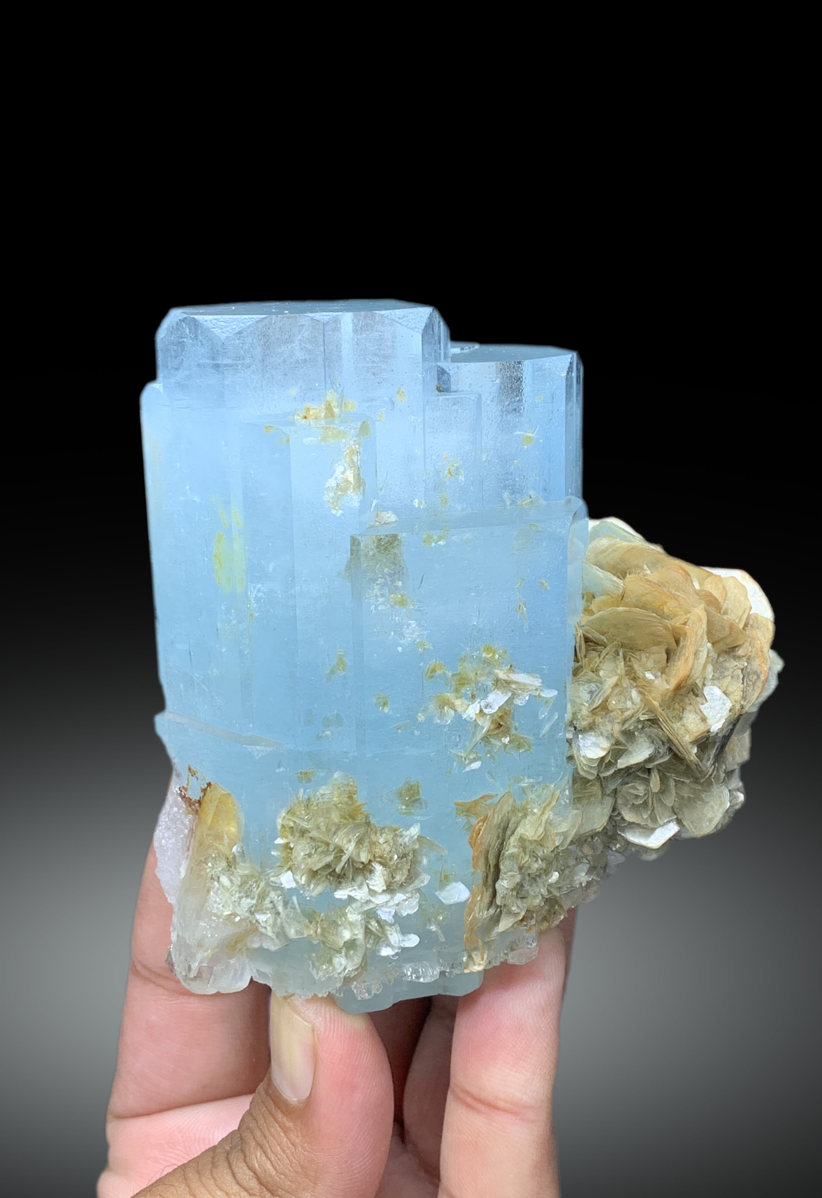 Exceptional Sky Blue Aquamarine with Muscovite Mica from Nagar valley Hunza, Gilgit Baltistan - 543 gram