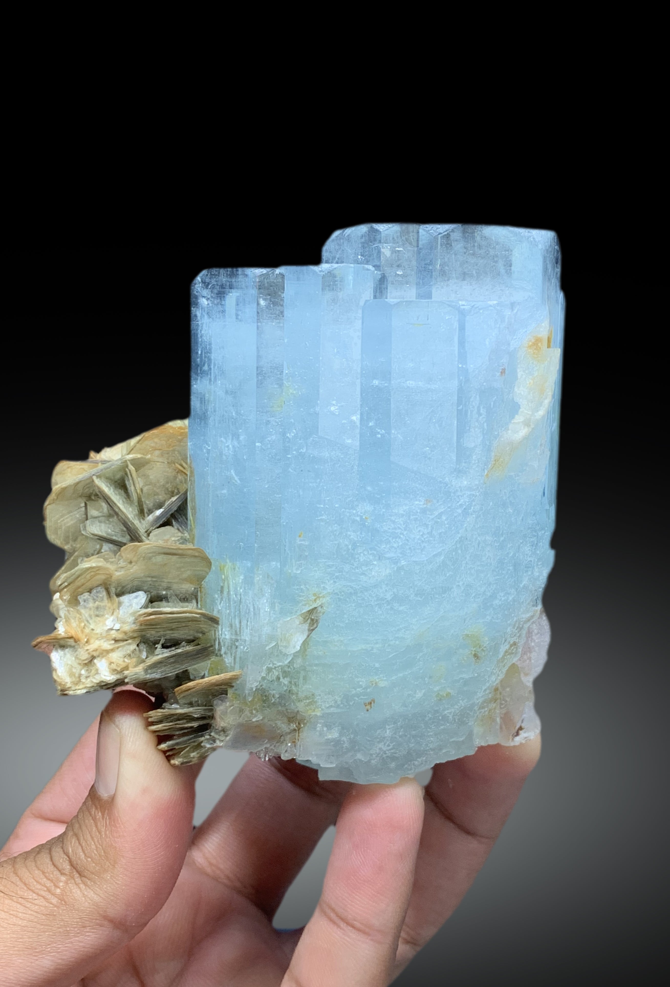 Exceptional Sky Blue Aquamarine with Muscovite Mica from Nagar valley Hunza, Gilgit Baltistan - 543 gram