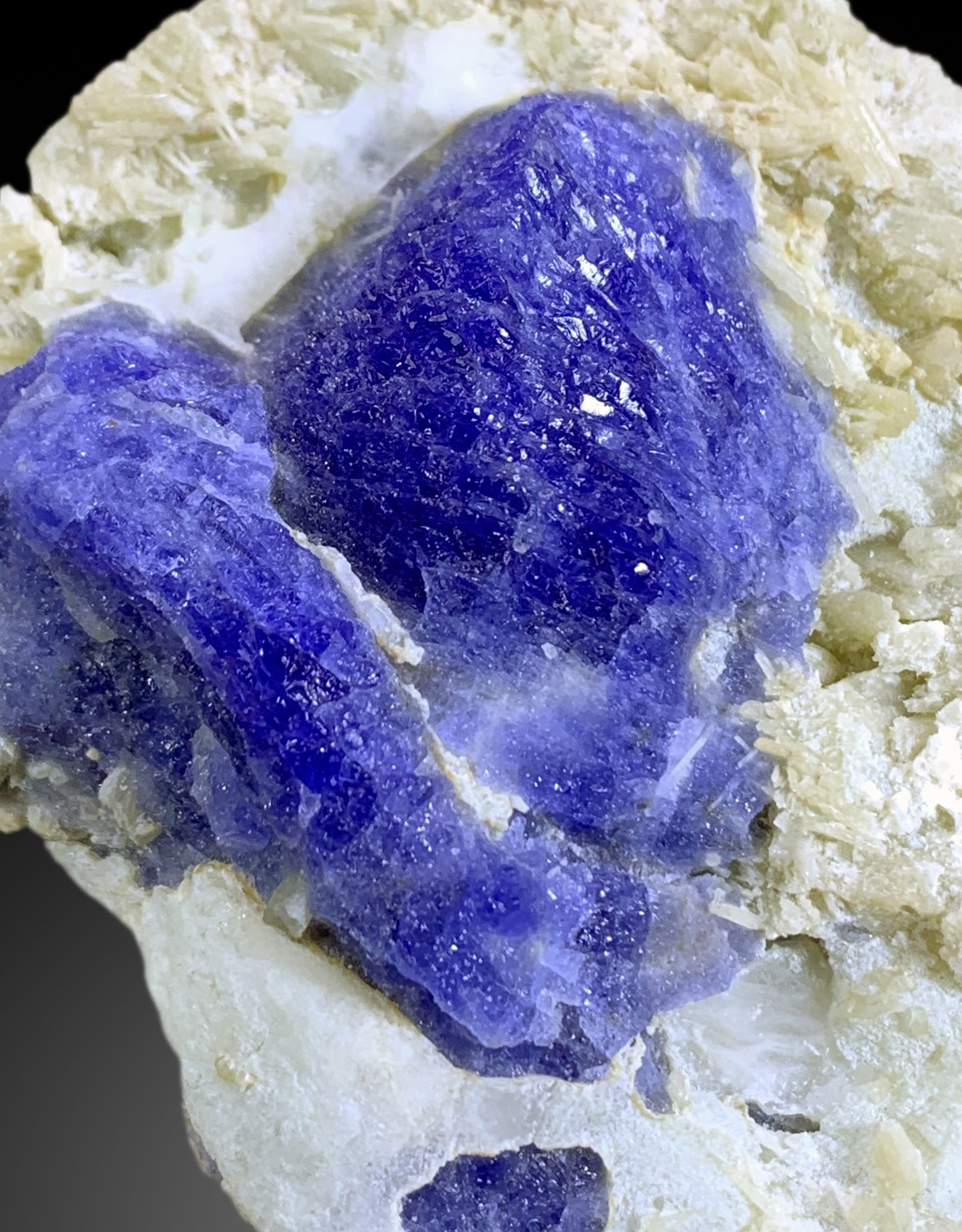 Fluorescent Rare Blue Hackmanite on Matrix from Afghanistan - 369 gram