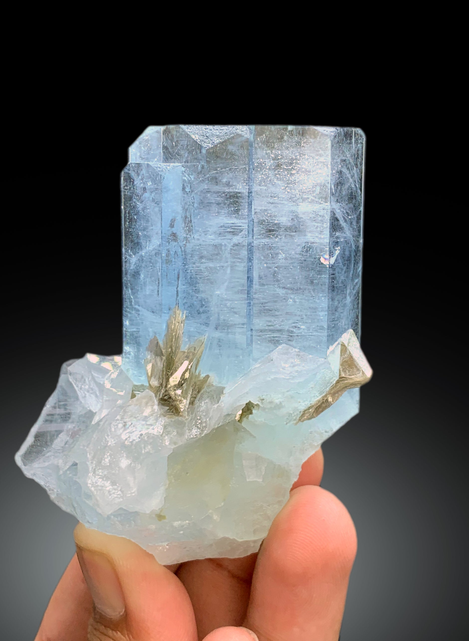 Natural Sky Blue Aquamarine Crystal, Minerals Specimen, Raw Aquamarine, Aquamarine selling From Nagar Pakistan- 79.35 Cts