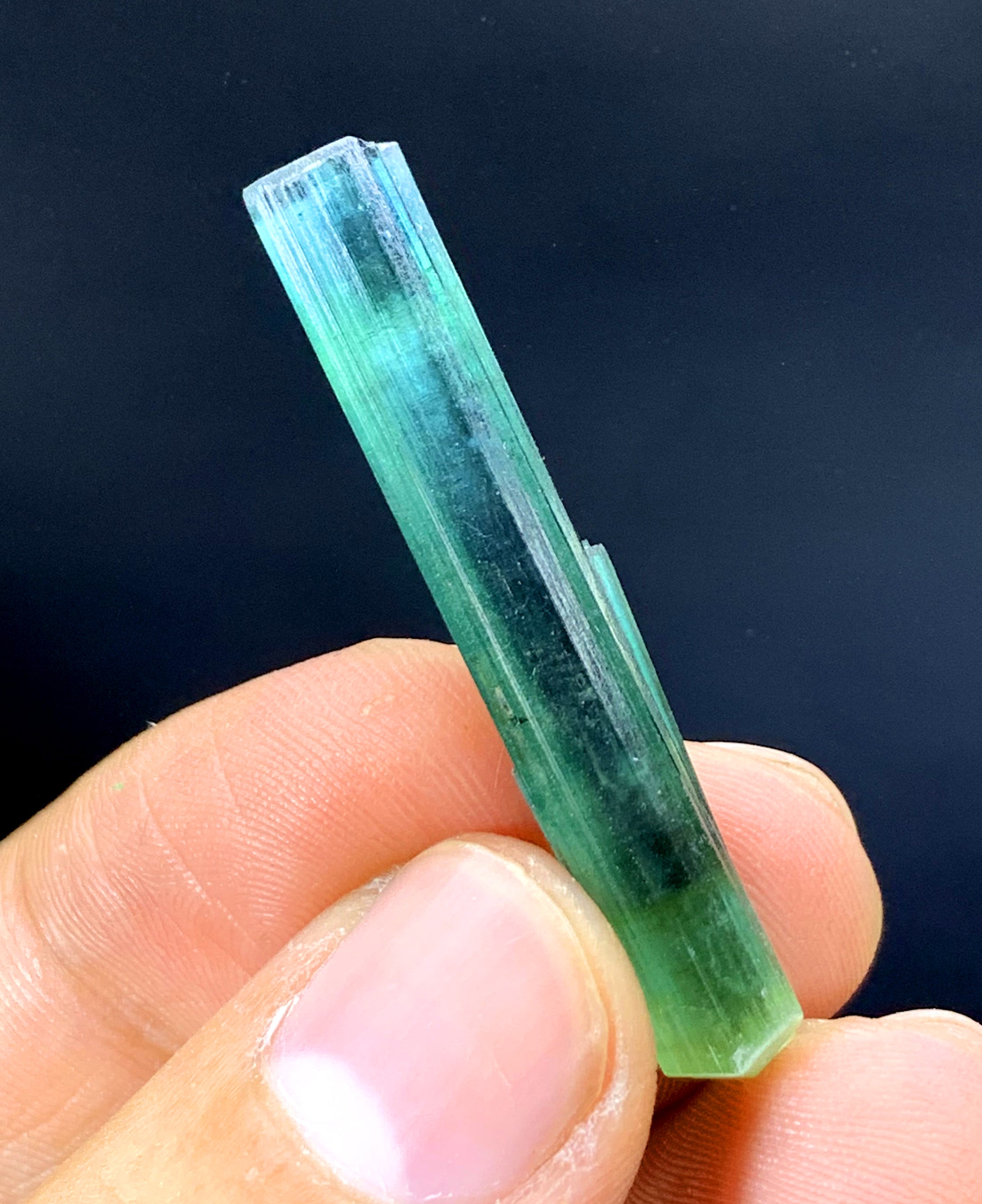 Natural Green Color Tourmaline Crystal, Lipstick Tourmaline, Tourmaline Crystal from Afghanistan - 20.0 carat