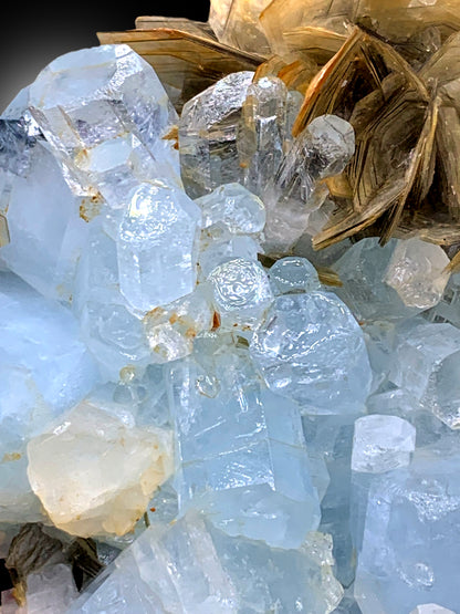 Sky Blue Aquamarine Cluster with Muscovite Mica, Aquamarine Specimen, Raw Mineral, Aquamarine from Chumar Bakhoor Gilgit Pakistan - 474 gram