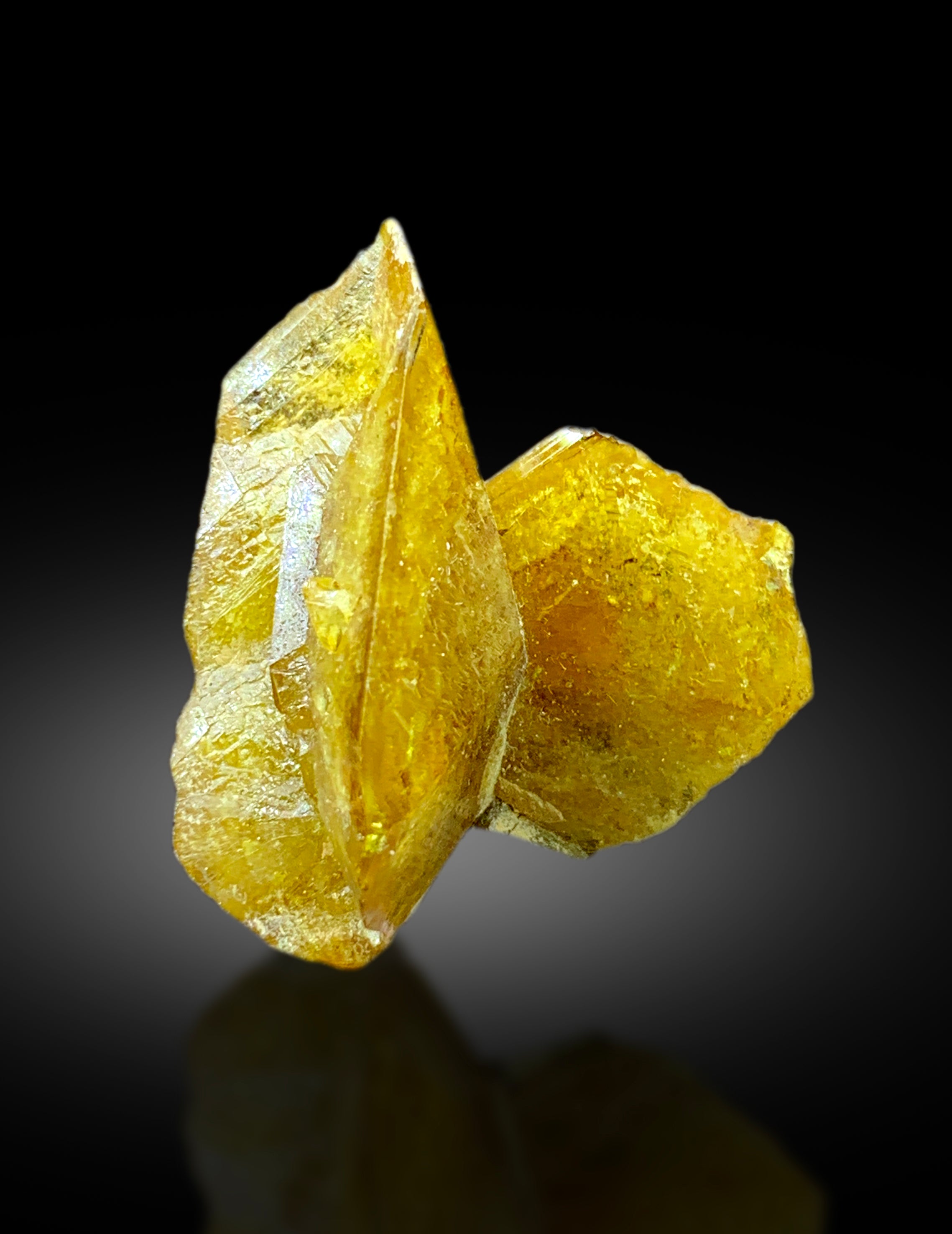 Natural Terminated Yellow Titanite Sphene Crystal, Raw Mineral, Sphene Gemstone, Zagi Sphene - 14 gram