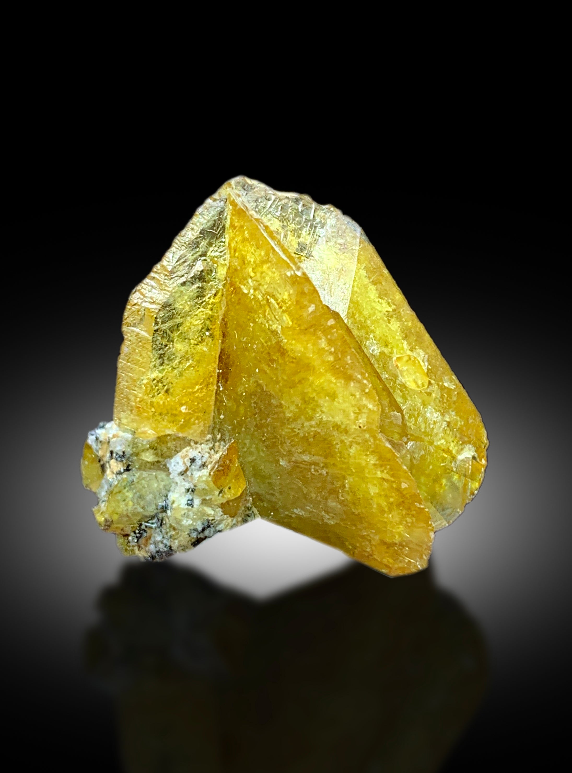 Natural Terminated Yellow Titanite Sphene Crystal, Raw Mineral, Sphene Gemstone, Zagi Sphene - 14 gram