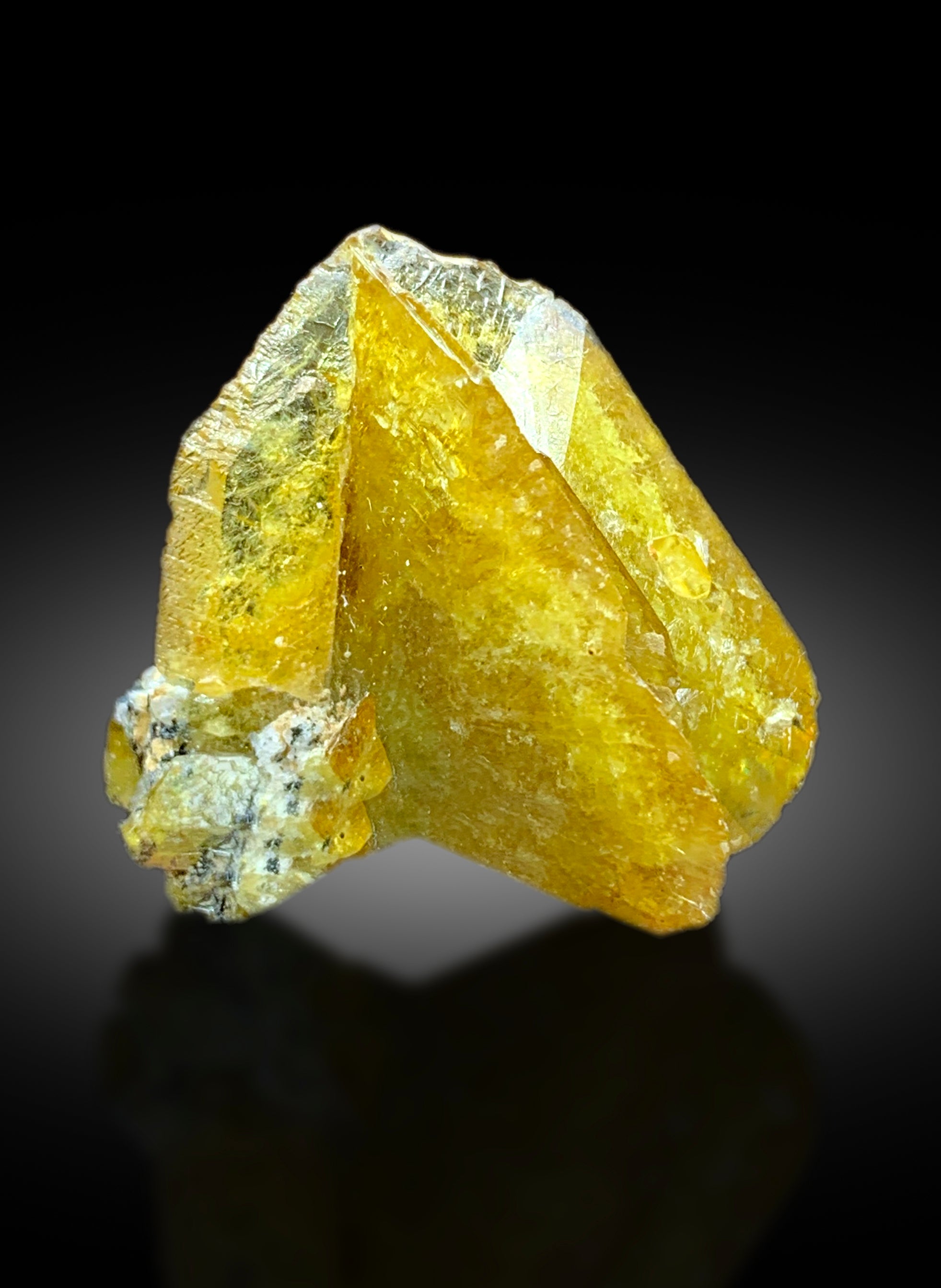 Natural Terminated Yellow Titanite Sphene Crystal, Raw Mineral, Sphene Gemstone, Zagi Sphene - 14 gram