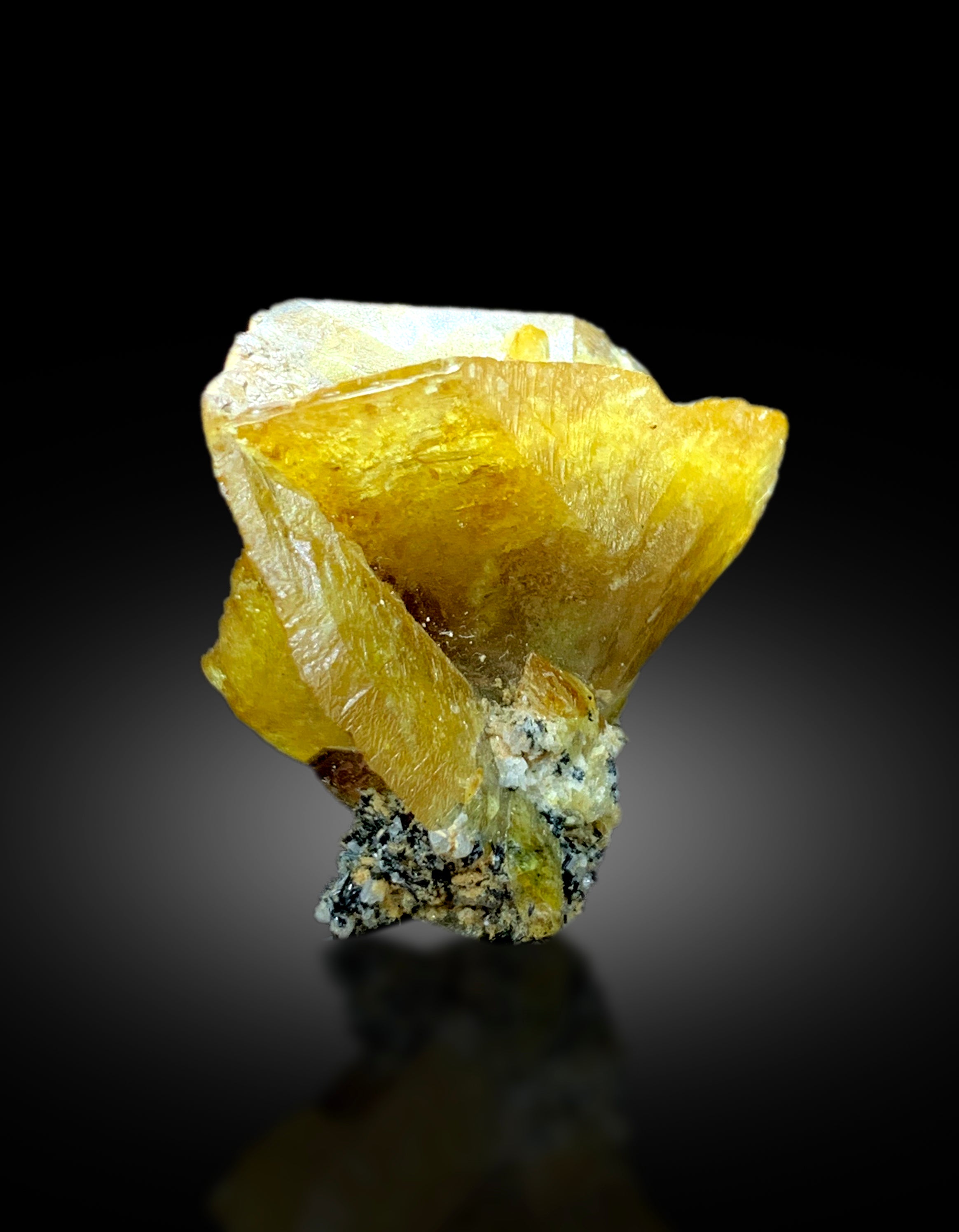 Natural Terminated Yellow Titanite Sphene Crystal, Raw Mineral, Sphene Gemstone, Zagi Sphene - 14 gram