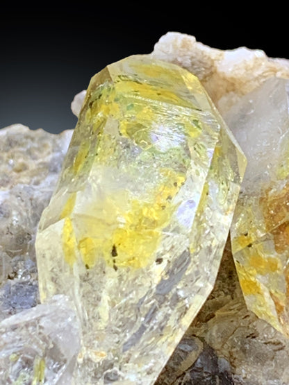 Fluorescent Petroleum Quartz Crystals from Baluchistan Pakistan - 56.45 carat