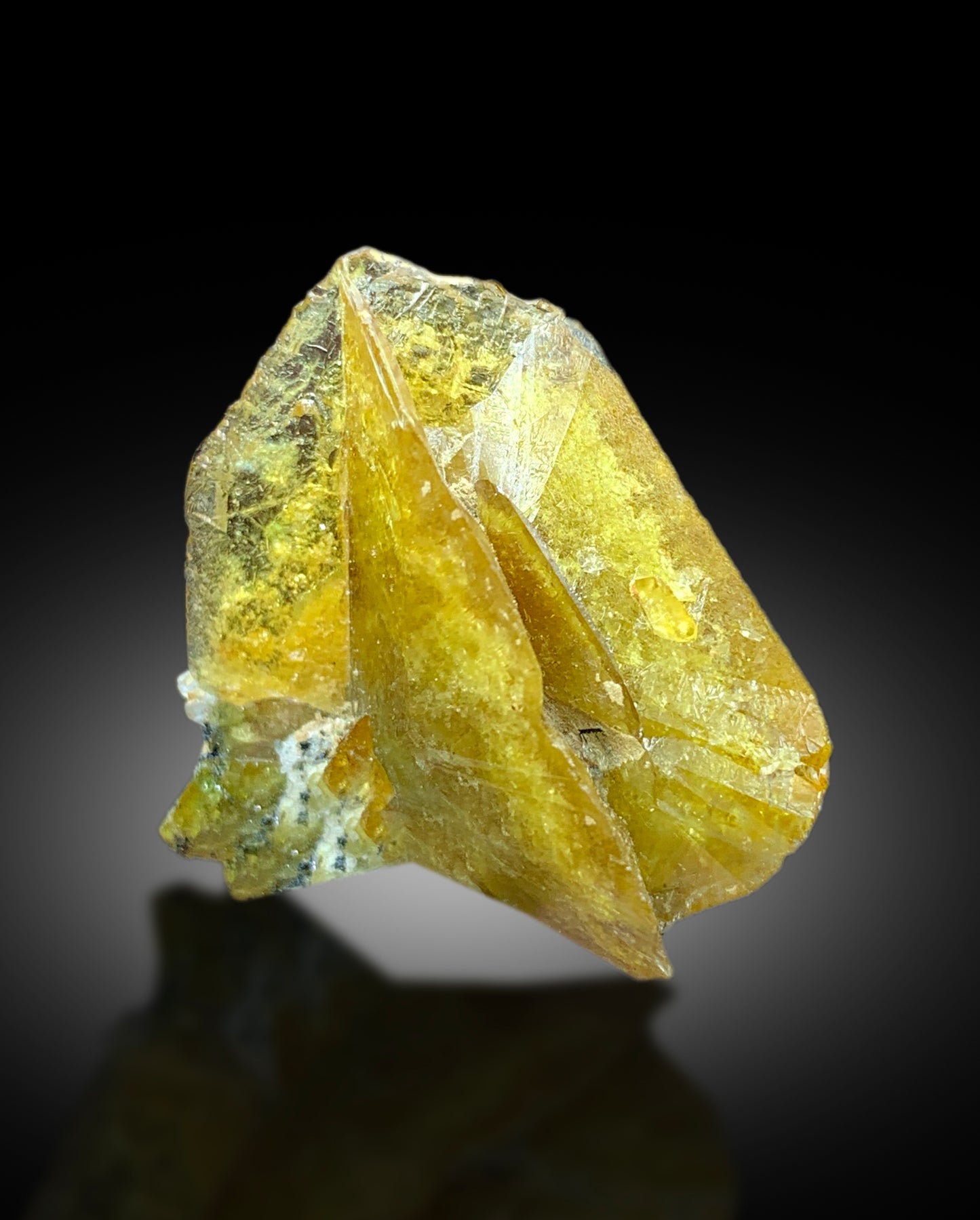 Natural Terminated Yellow Titanite Sphene Crystal, Raw Mineral, Sphene Gemstone, Zagi Sphene - 14 gram
