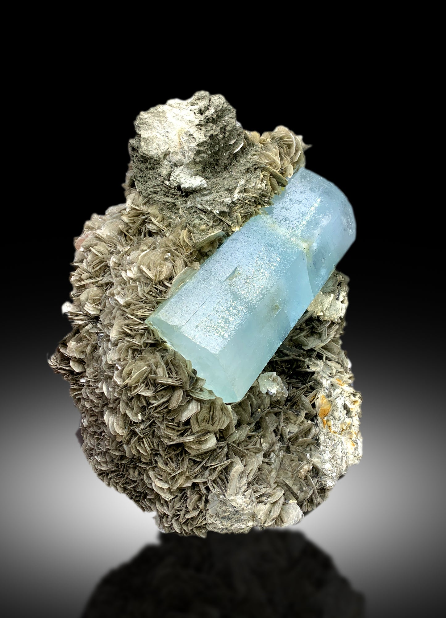 Museum Grade Blue Aquamarine with Pink Apatite and Muscovite Specimen from Nagar valley Hunza, Gilgit Pakistan - 5280 gram