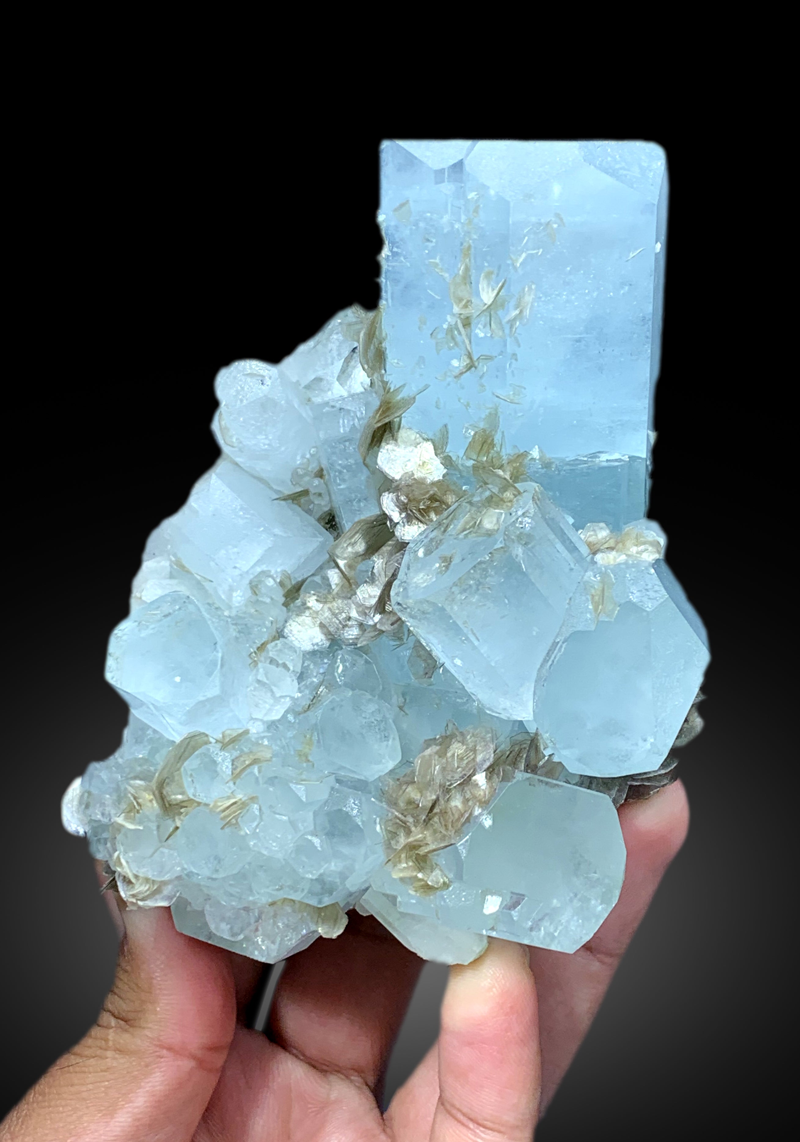 Aquamarine Crystals with Muscovite Mica from Pakistan, 618 gram