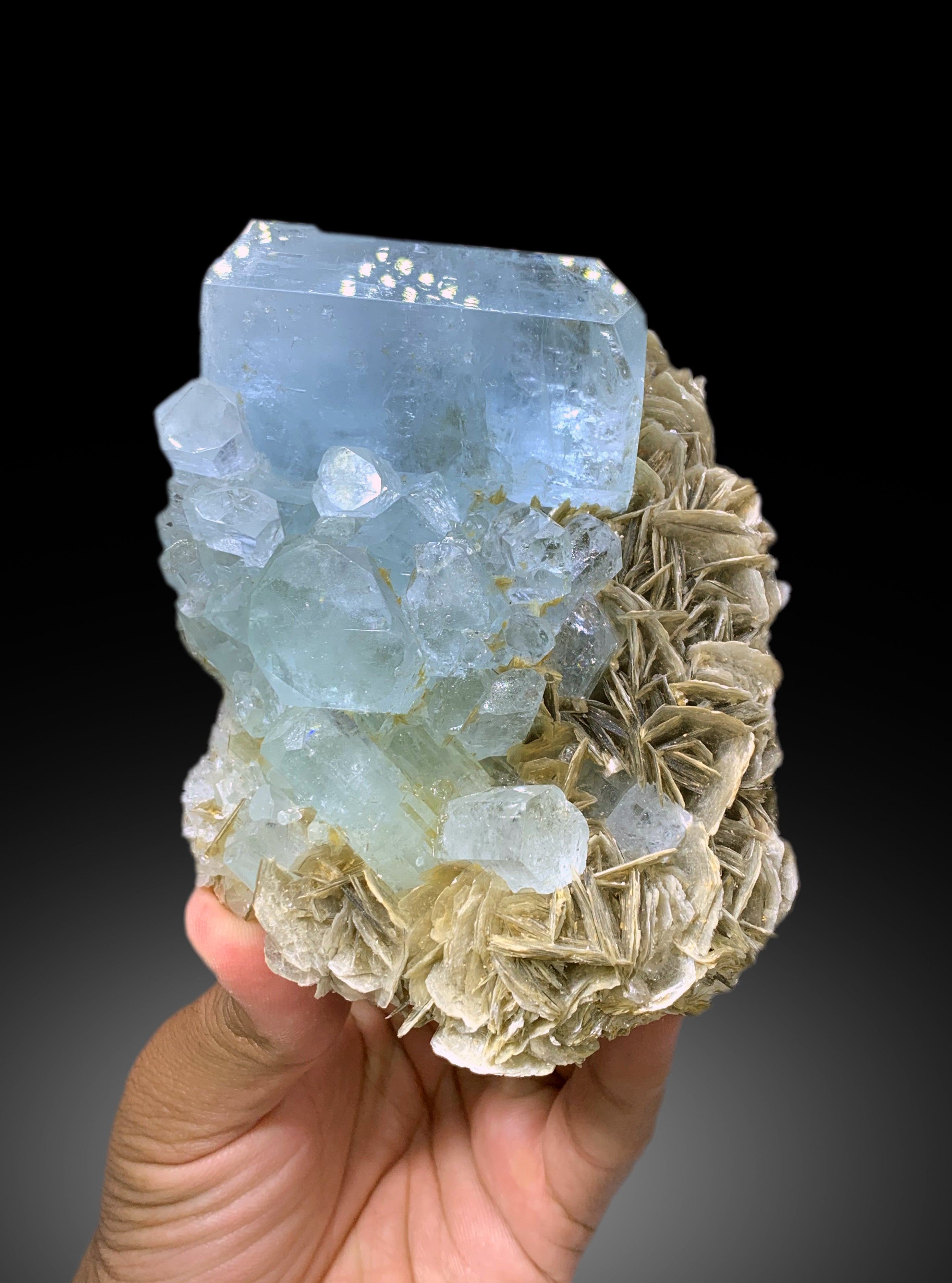 Exceptional Sky Blue Aquamarine on Muscovite from Pakistan - 617 gram