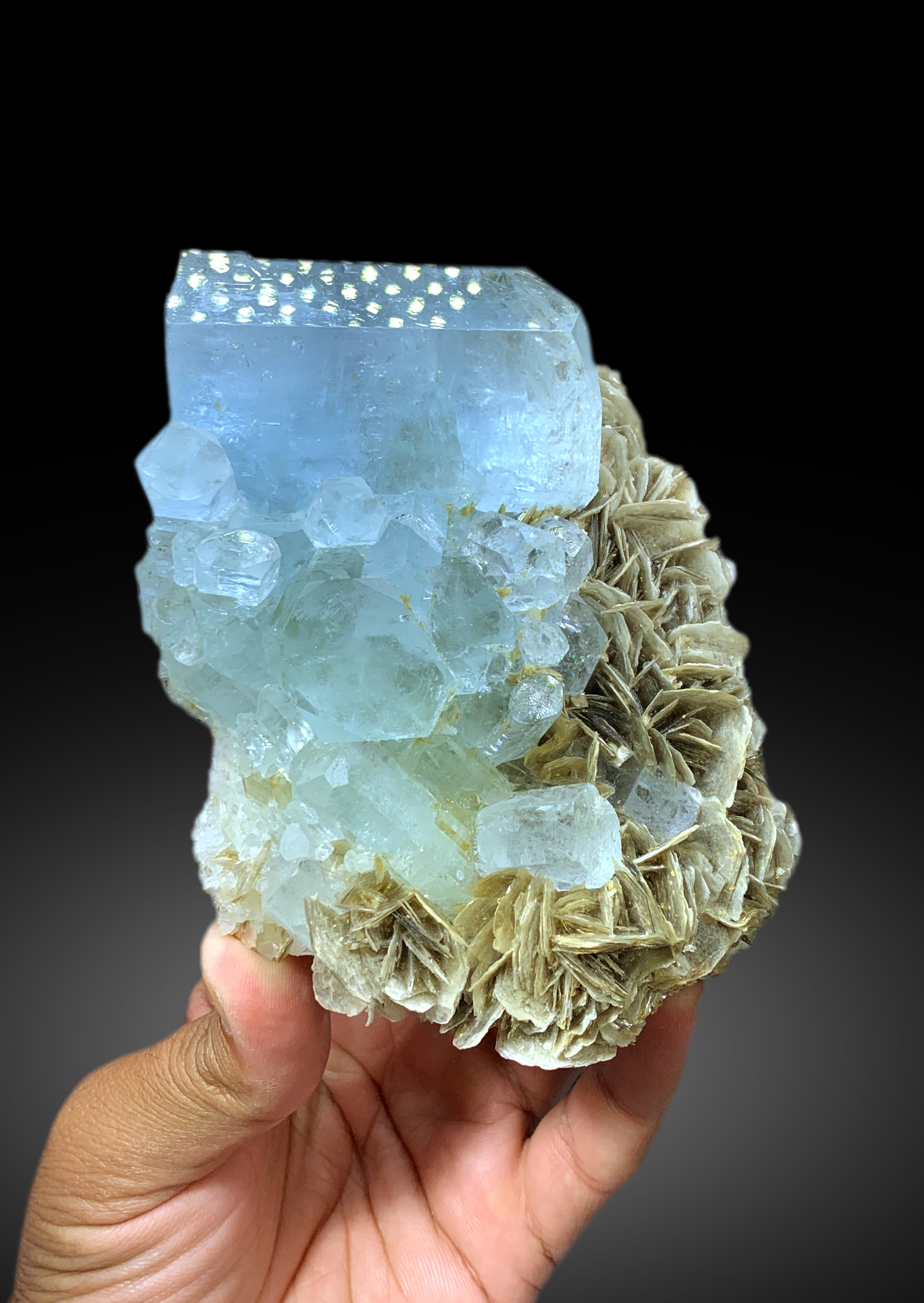 Exceptional Sky Blue Aquamarine on Muscovite from Pakistan - 617 gram