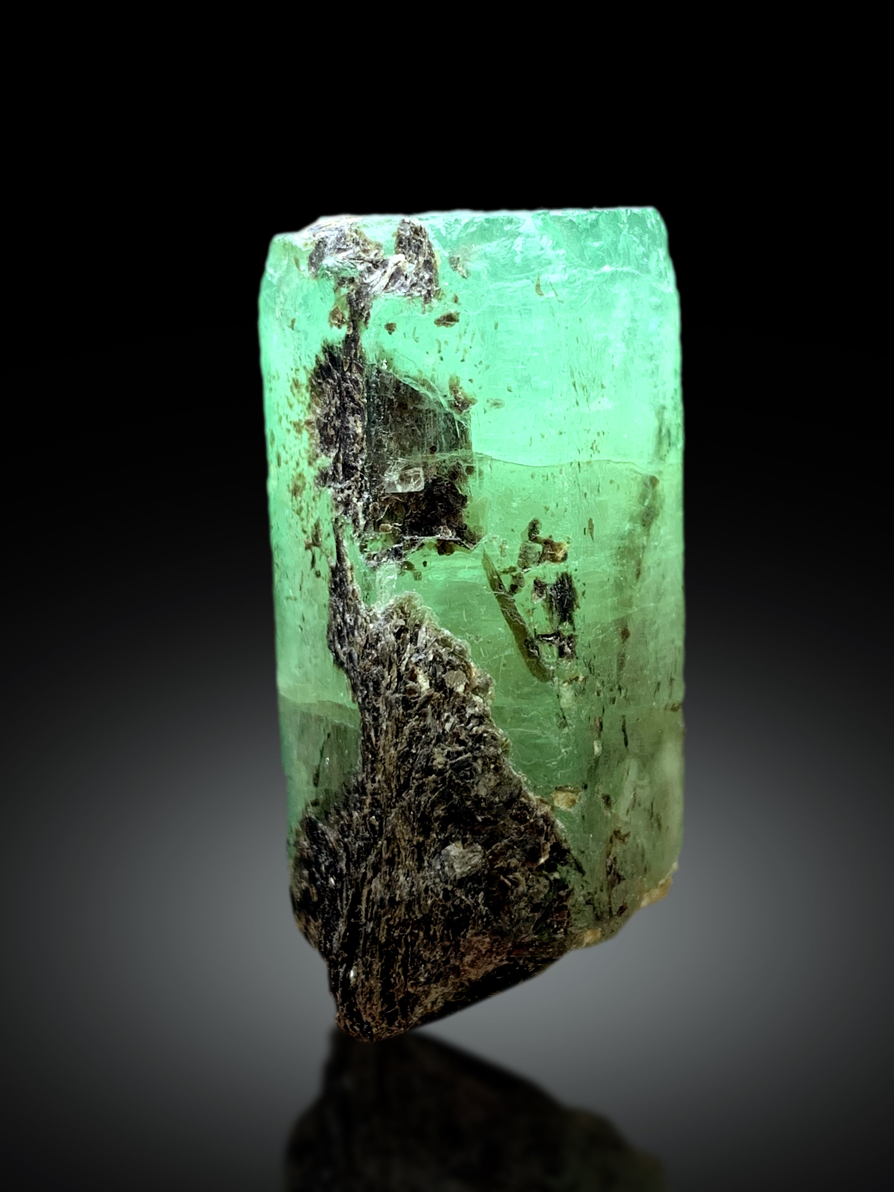 Natural Green color Emerald Crystal from Pakistan, 59 gram