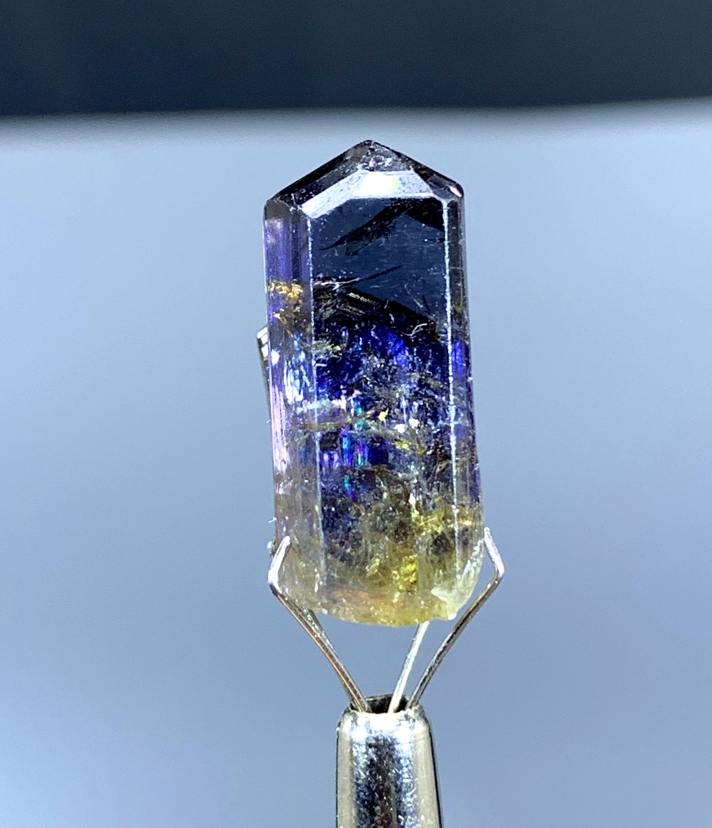 Bicolor Tanzanite Crystal from Tanzania - 29.05 cts