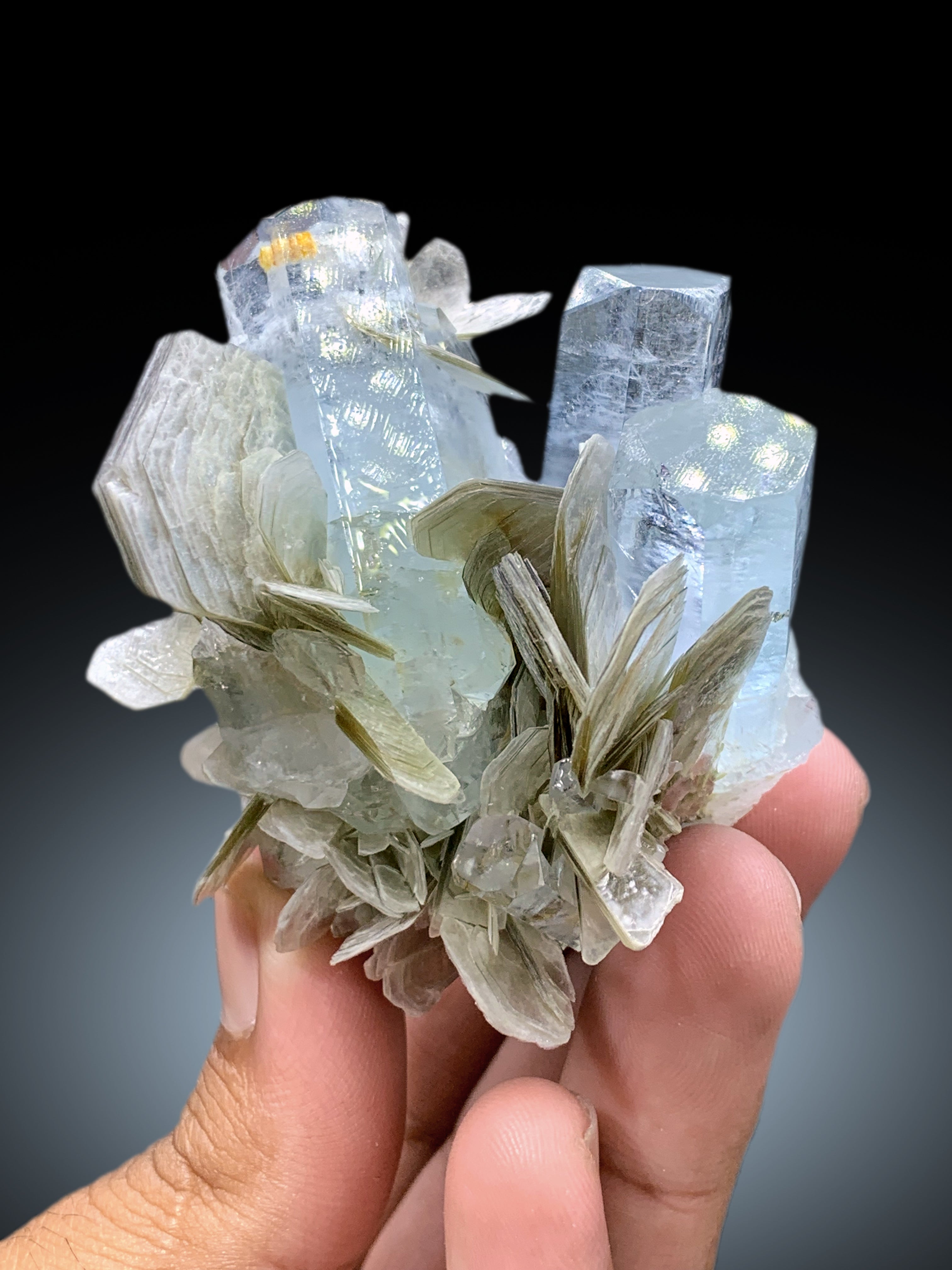 Aquamarine Crystals with Muscovite Mica from Pakistan, 143 gram