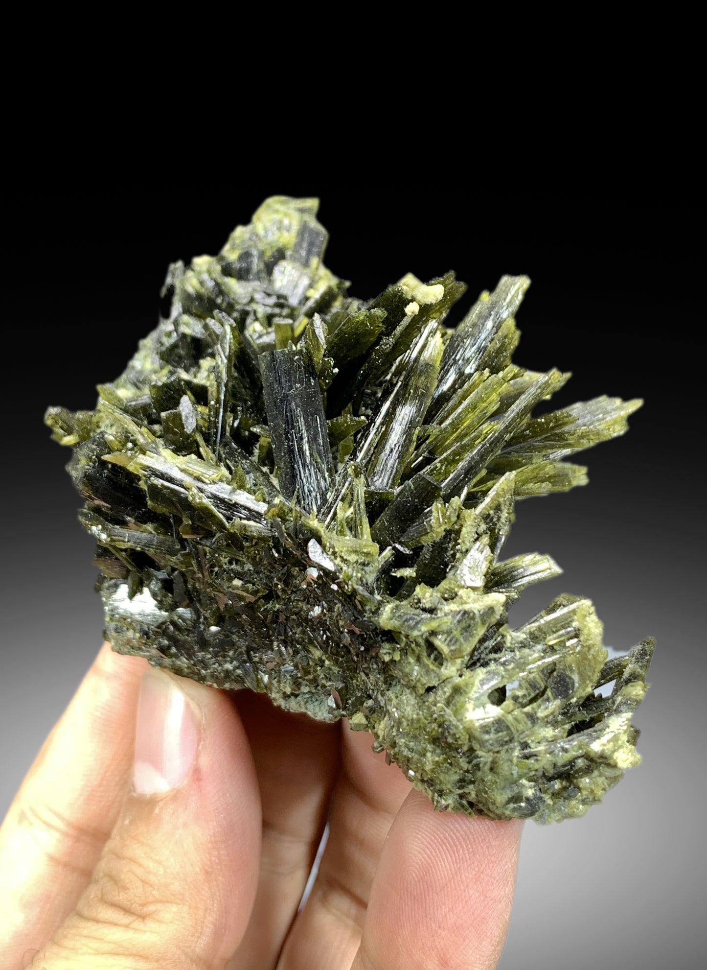 Natural Green Epidote Specimen from Skardu Pakistan - 132 gram
