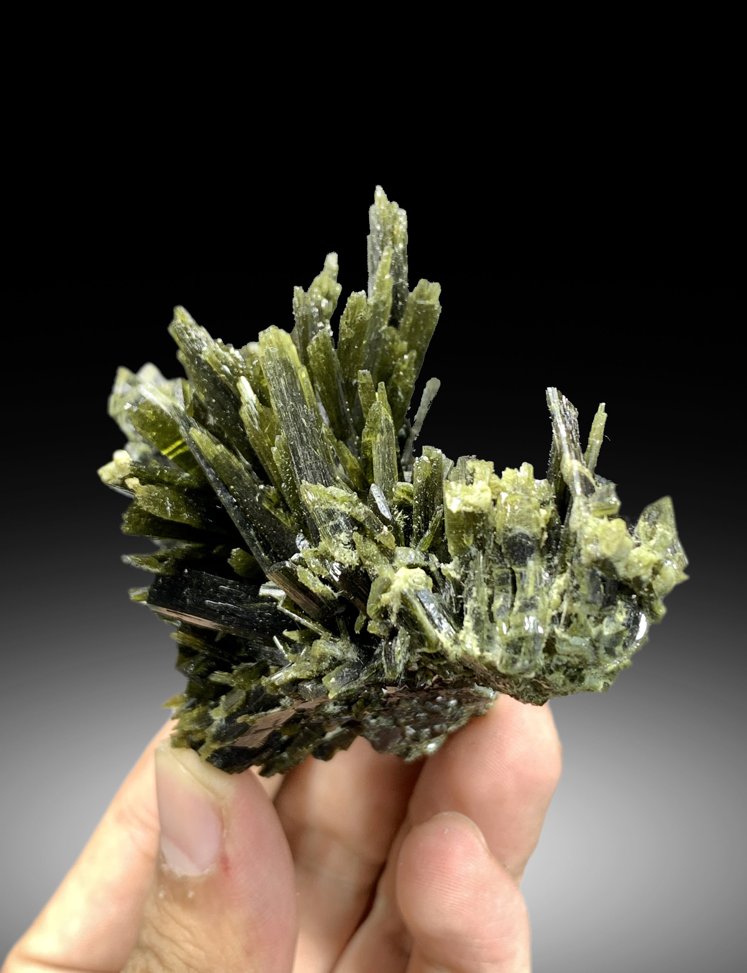 Natural Green Epidote Specimen from Skardu Pakistan - 132 gram