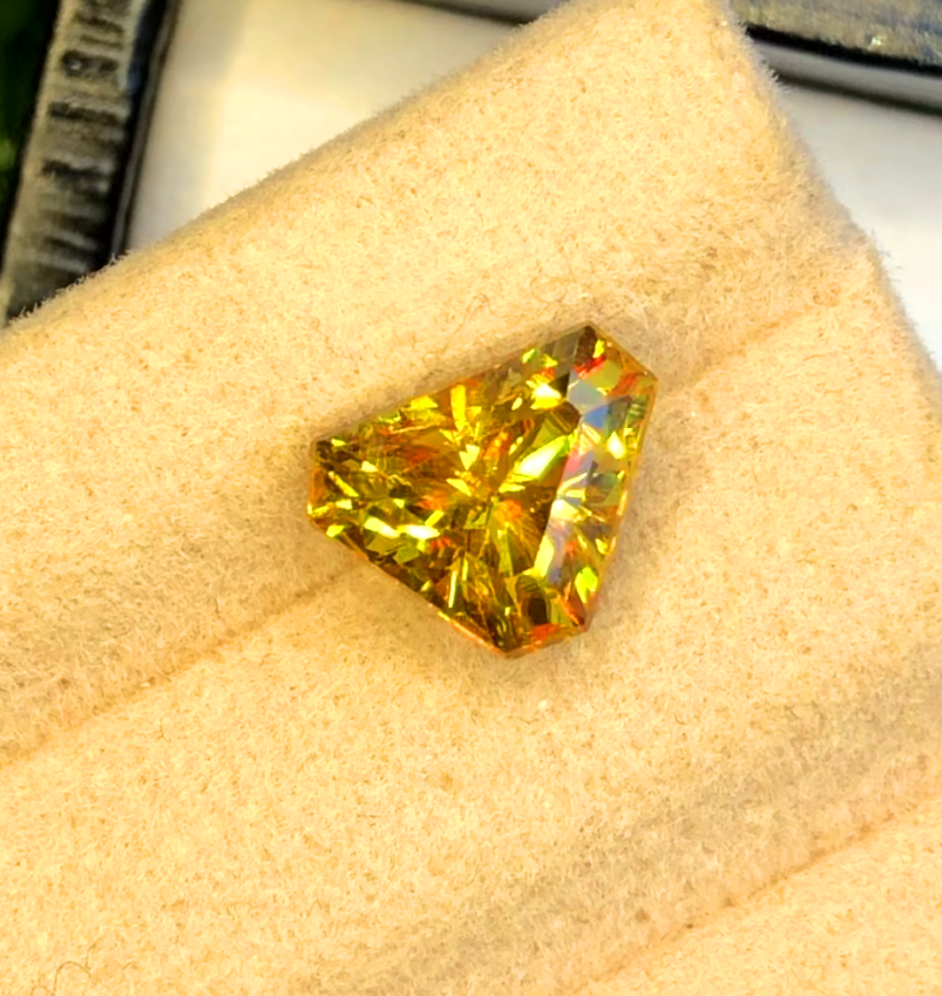 Sparkling Full Fire Sphene Titanite Gemstone With Strong Trichroism - 2.50 carats