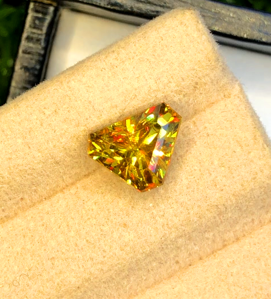 Sparkling Full Fire Sphene Titanite Gemstone With Strong Trichroism - 2.50 carats