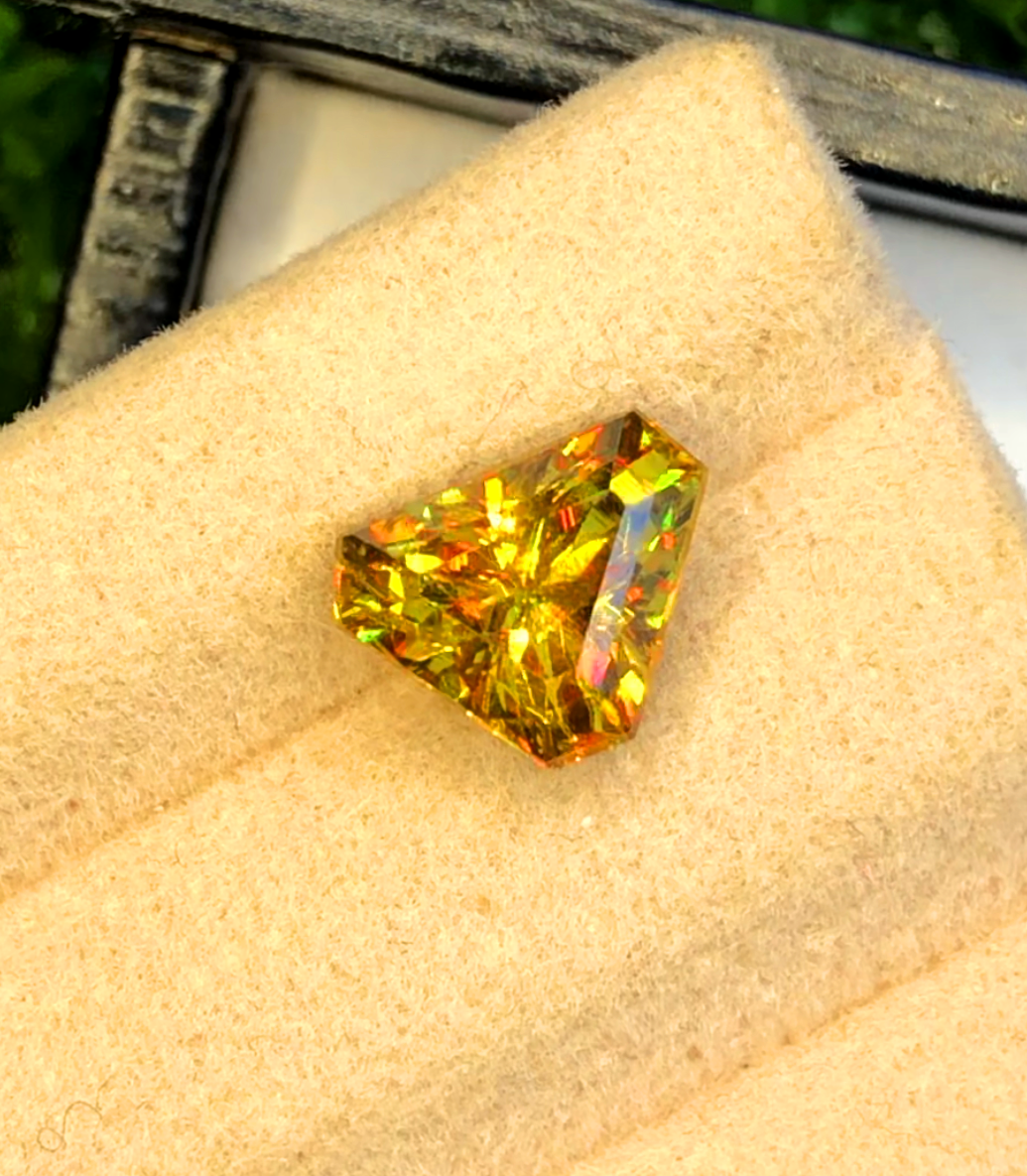 Sparkling Full Fire Sphene Titanite Gemstone With Strong Trichroism - 2.50 carats