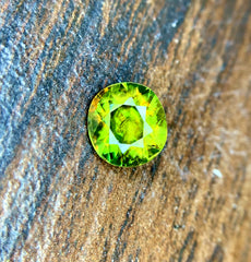 Full Fire Titanite Sphene Gemstone, Round Cut Faceted Sphene Cut Stone, Sphene Gemstone for Ring - 0.95 CT