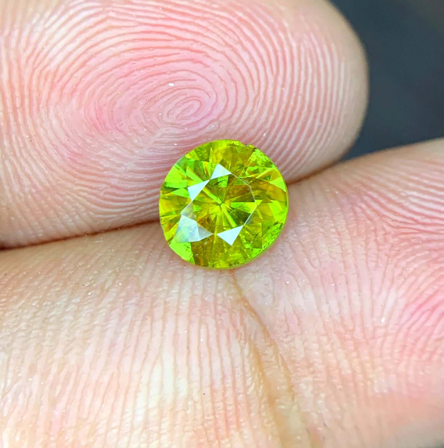 Full Fire Titanite Sphene Gemstone, Round Cut Faceted Sphene Cut Stone, Sphene Gemstone for Ring - 1.30 CT