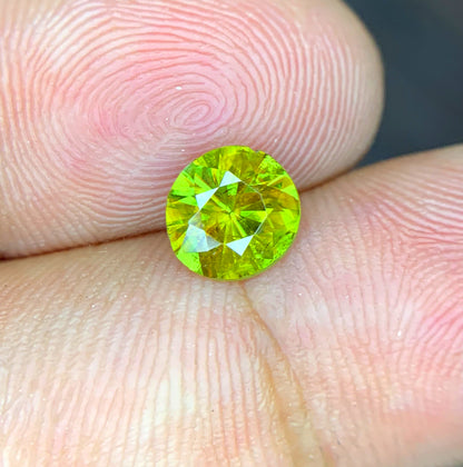Full Fire Titanite Sphene Gemstone, Round Cut Faceted Sphene Cut Stone, Sphene Gemstone for Ring - 1.30 CT