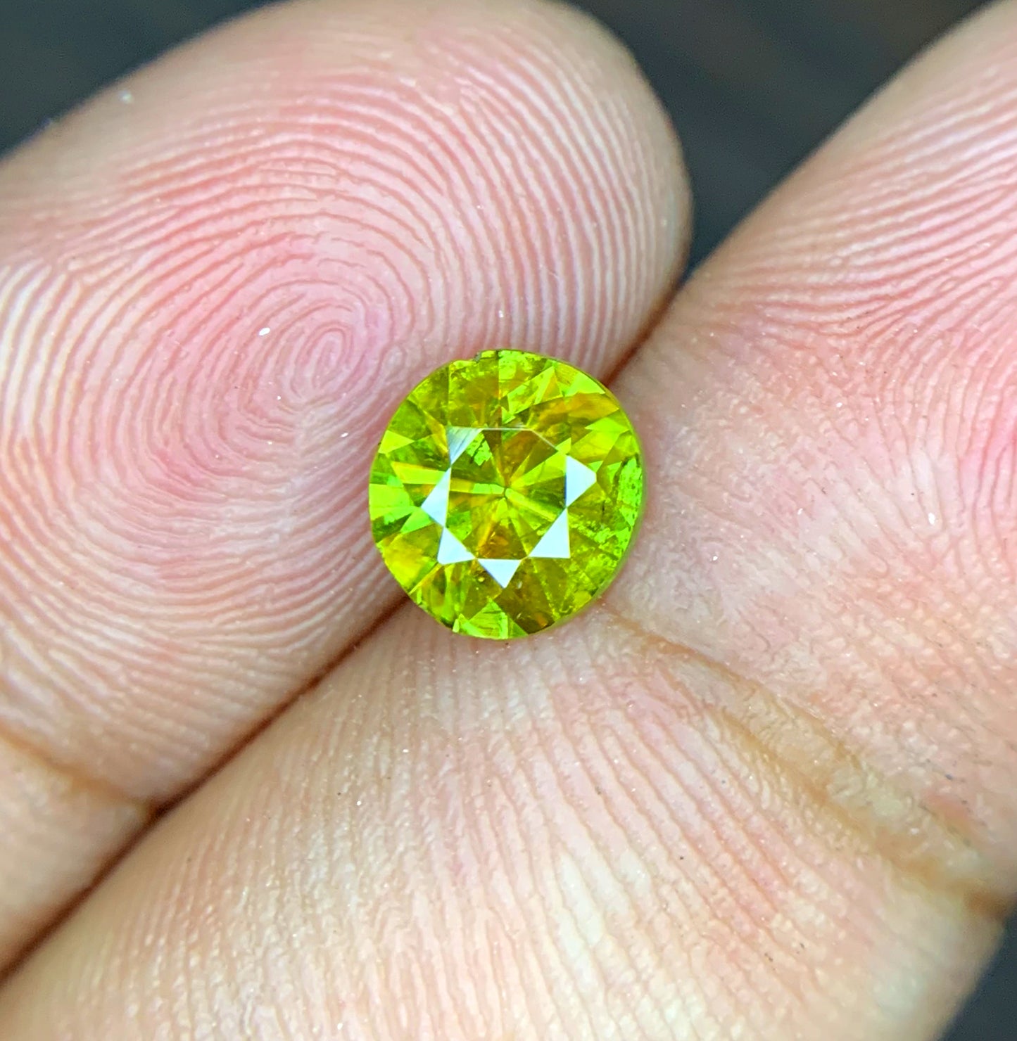 Full Fire Titanite Sphene Gemstone, Round Cut Faceted Sphene Cut Stone, Sphene Gemstone for Ring - 1.30 CT