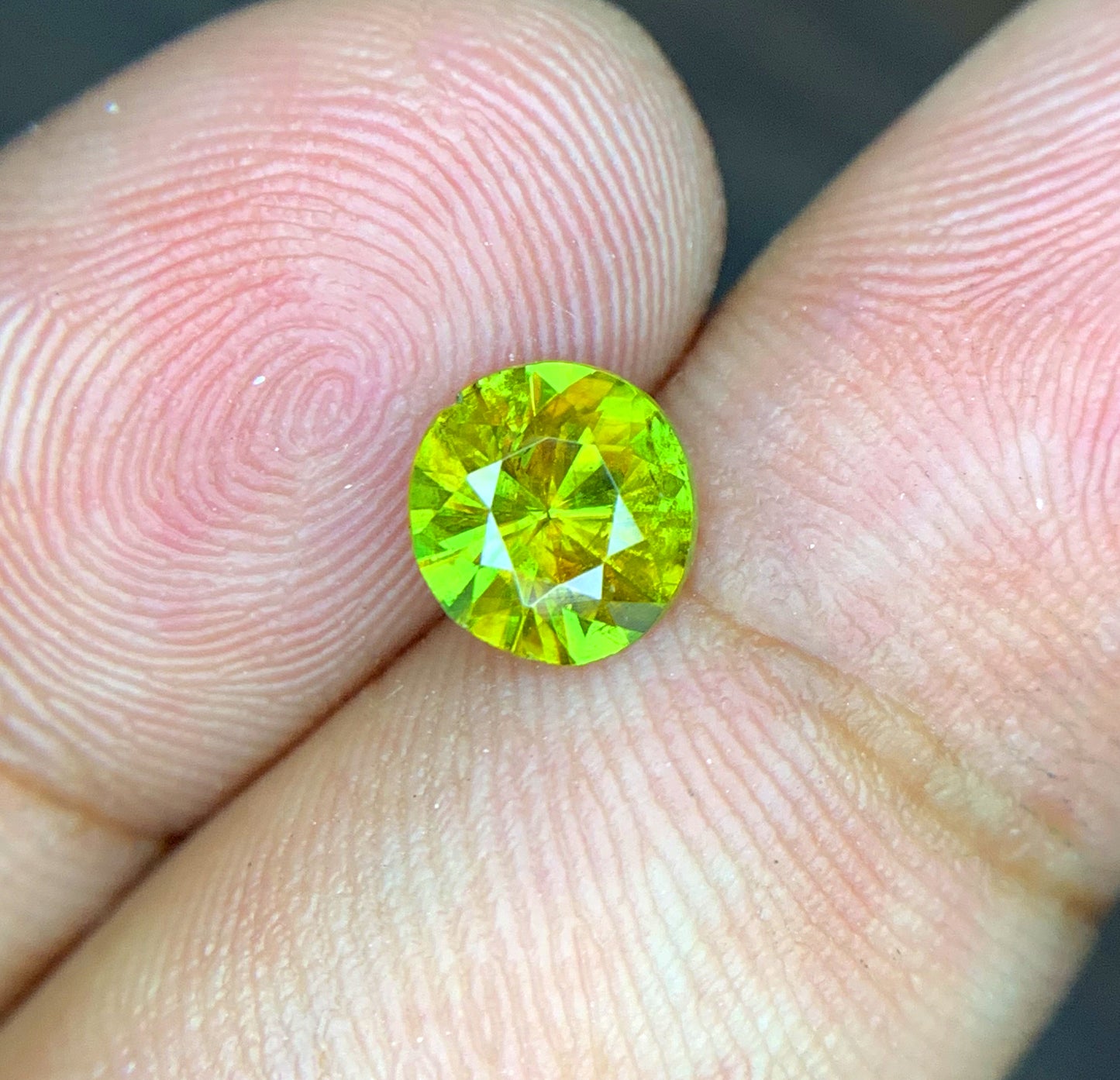 Full Fire Titanite Sphene Gemstone, Round Cut Faceted Sphene Cut Stone, Sphene Gemstone for Ring - 1.30 CT