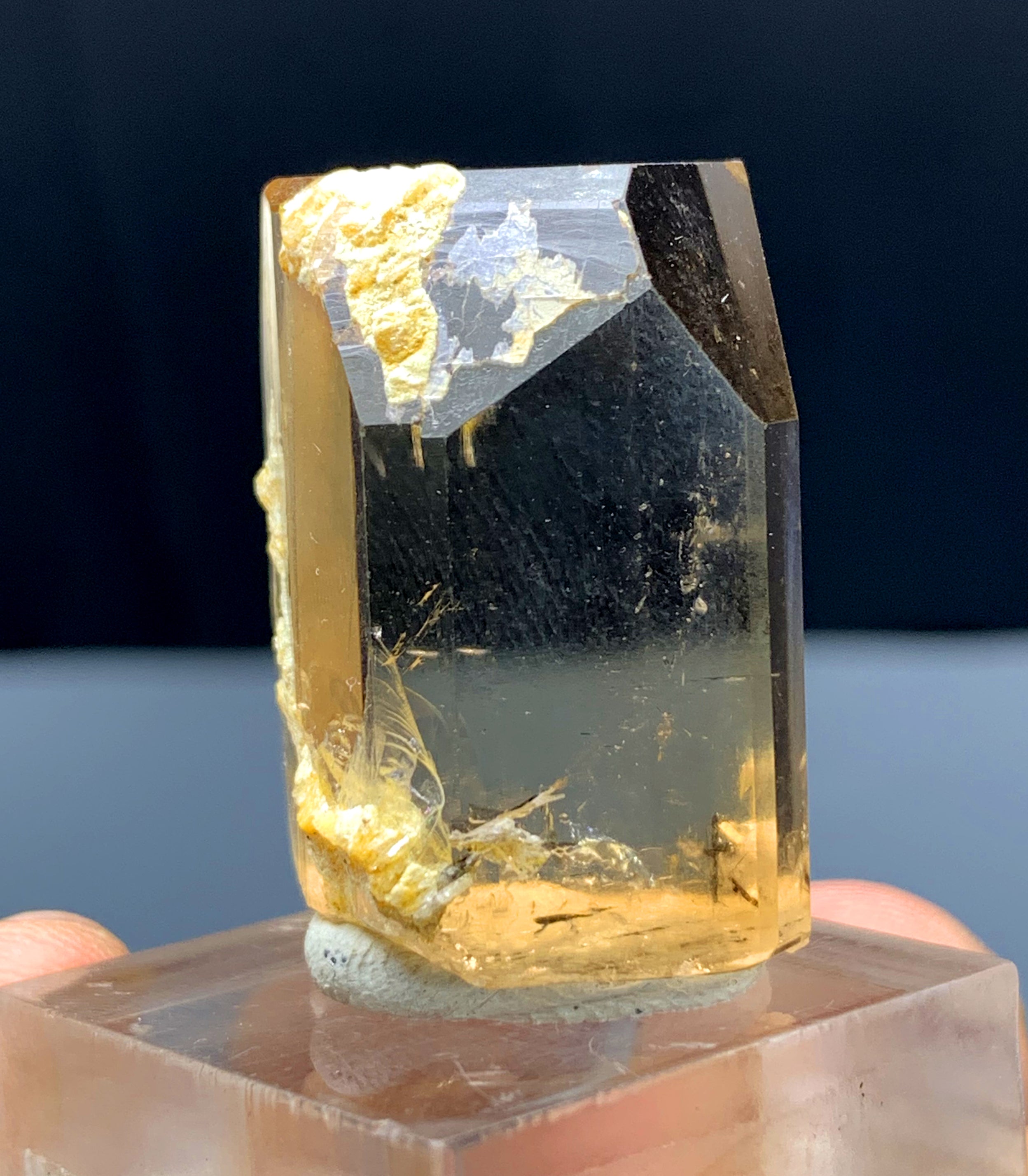 Gemmy Natural Topaz Crystal from Skardu Pakistan - 29 gram